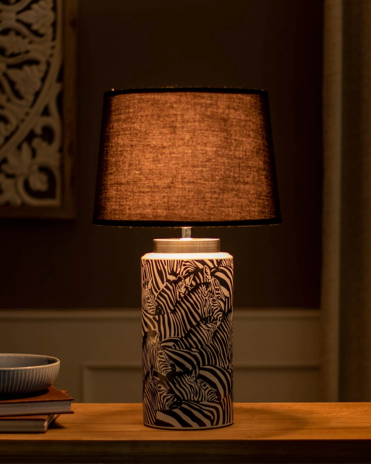 'Artistic Elegance' Ceramic Table Lamp