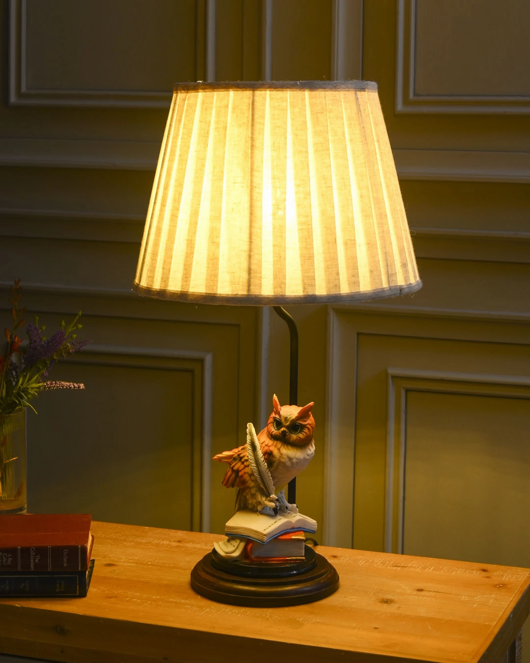 'Guardian of Knowledge' Owl Table Lamp