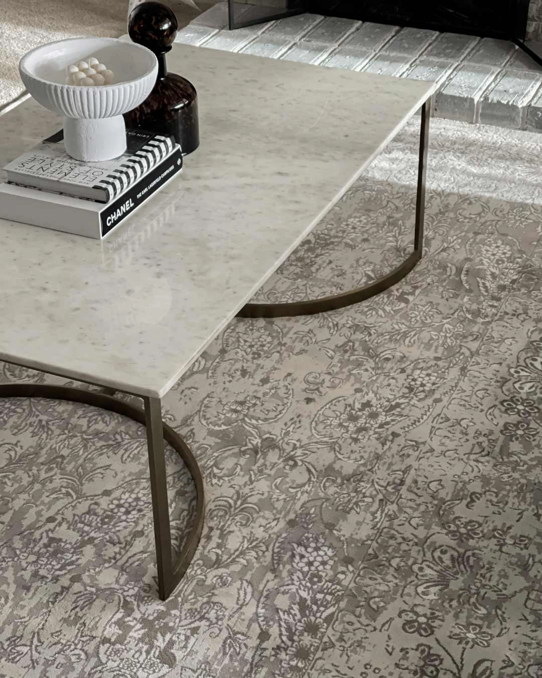 Aaerin Charcoal Grey And Ivory Traditional Distressed Rug *NO RETURNS UNLESS FAULTY