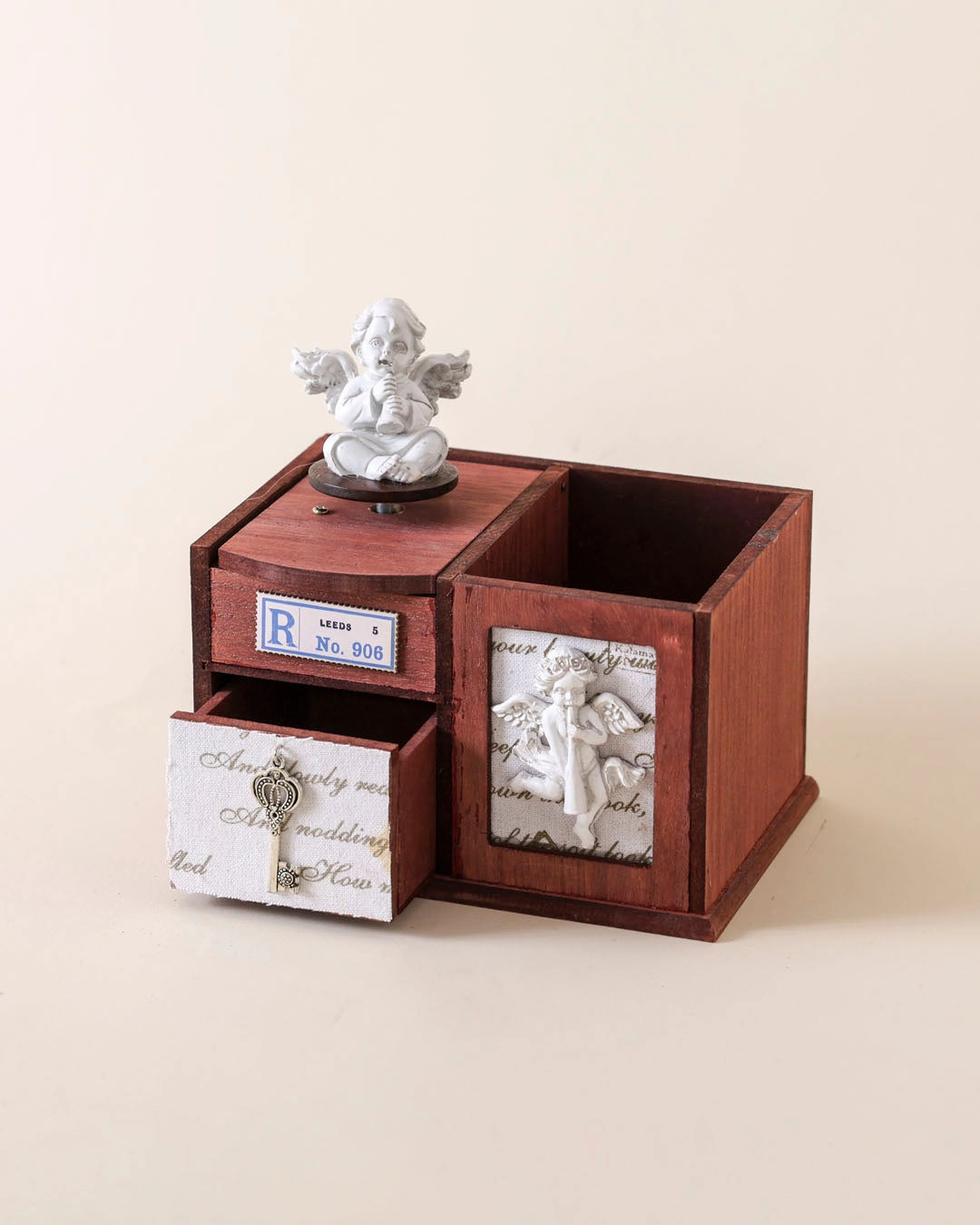 Angle Cherub - Musical Box