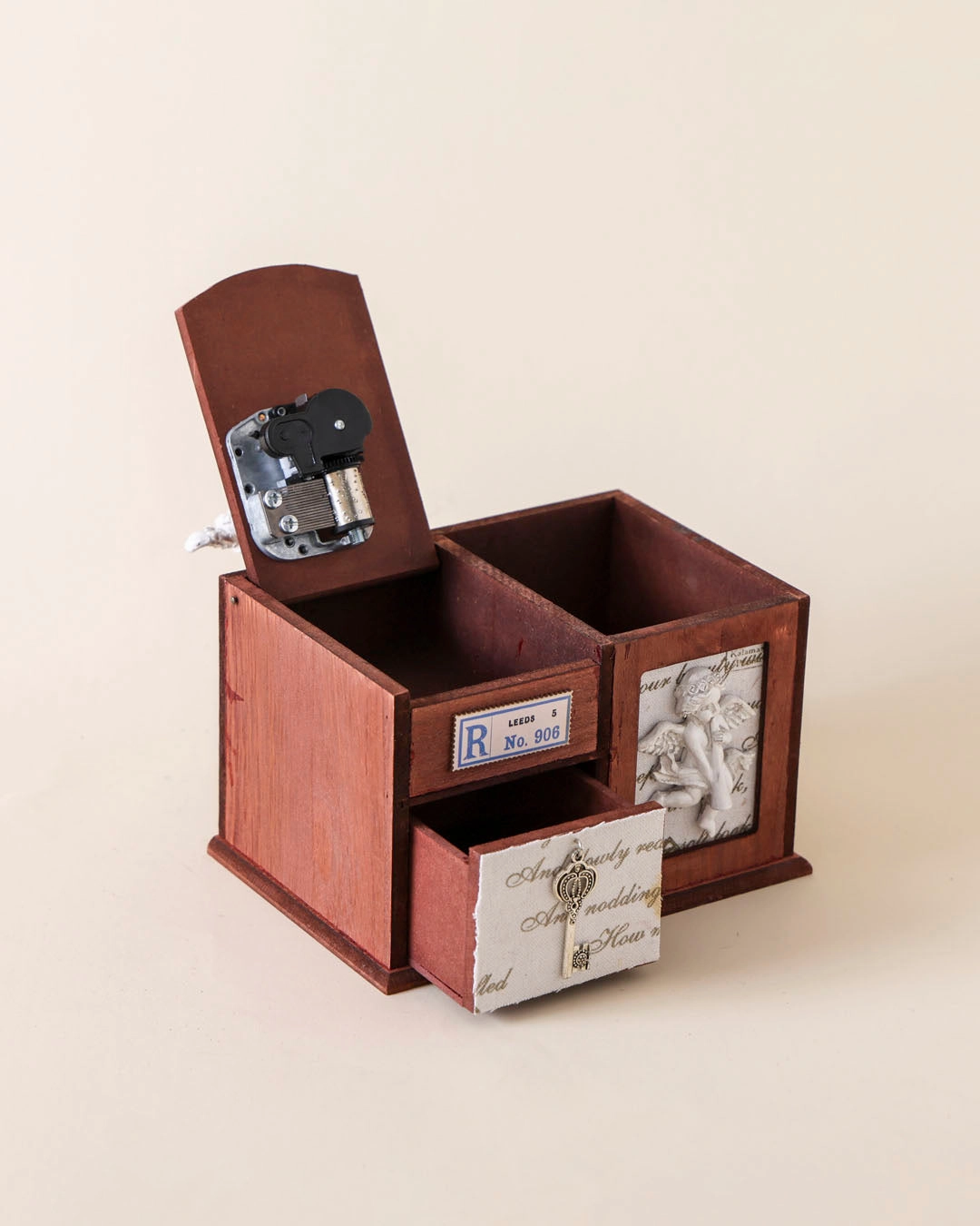 Angle Cherub - Musical Box