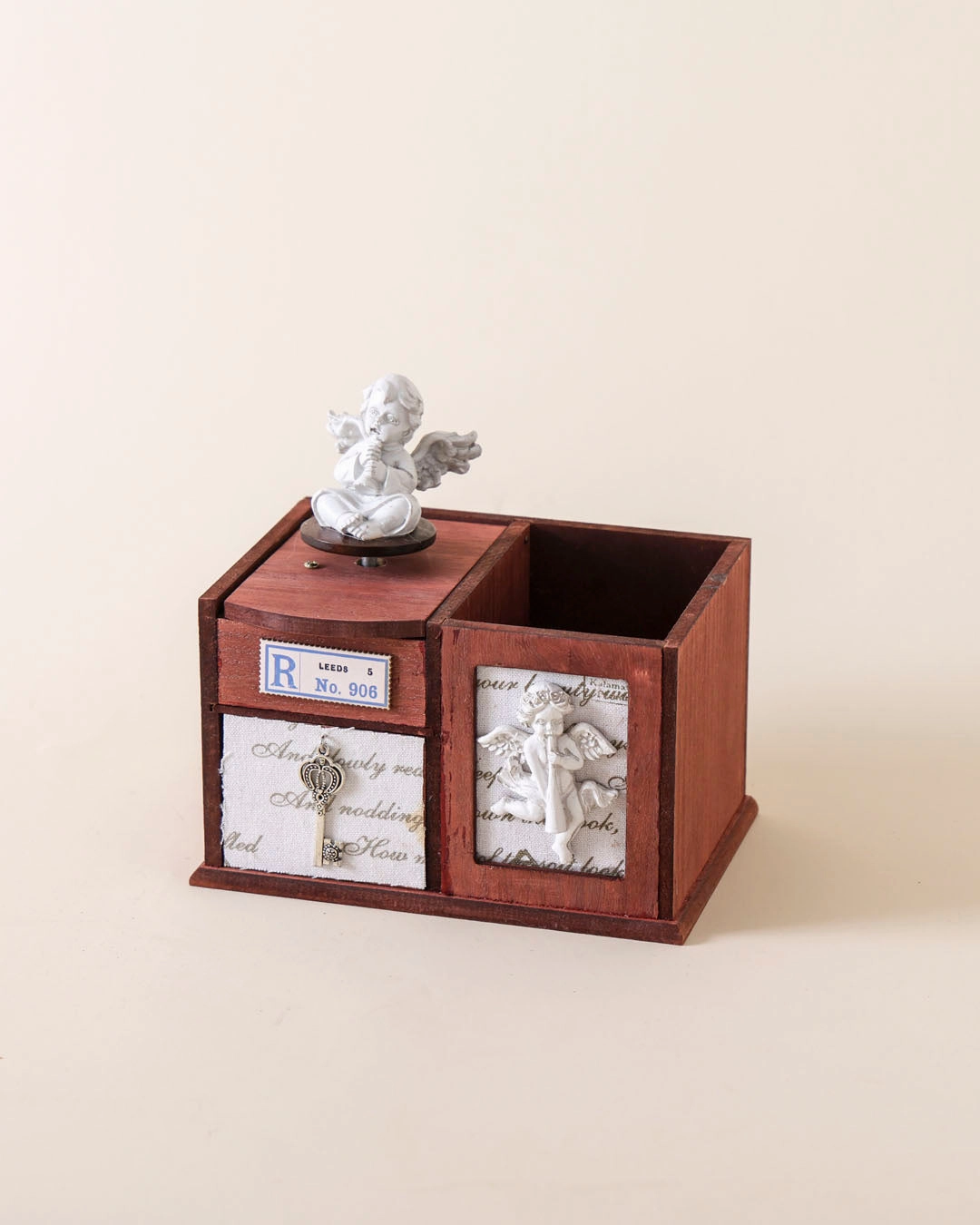 Angle Cherub - Musical Box