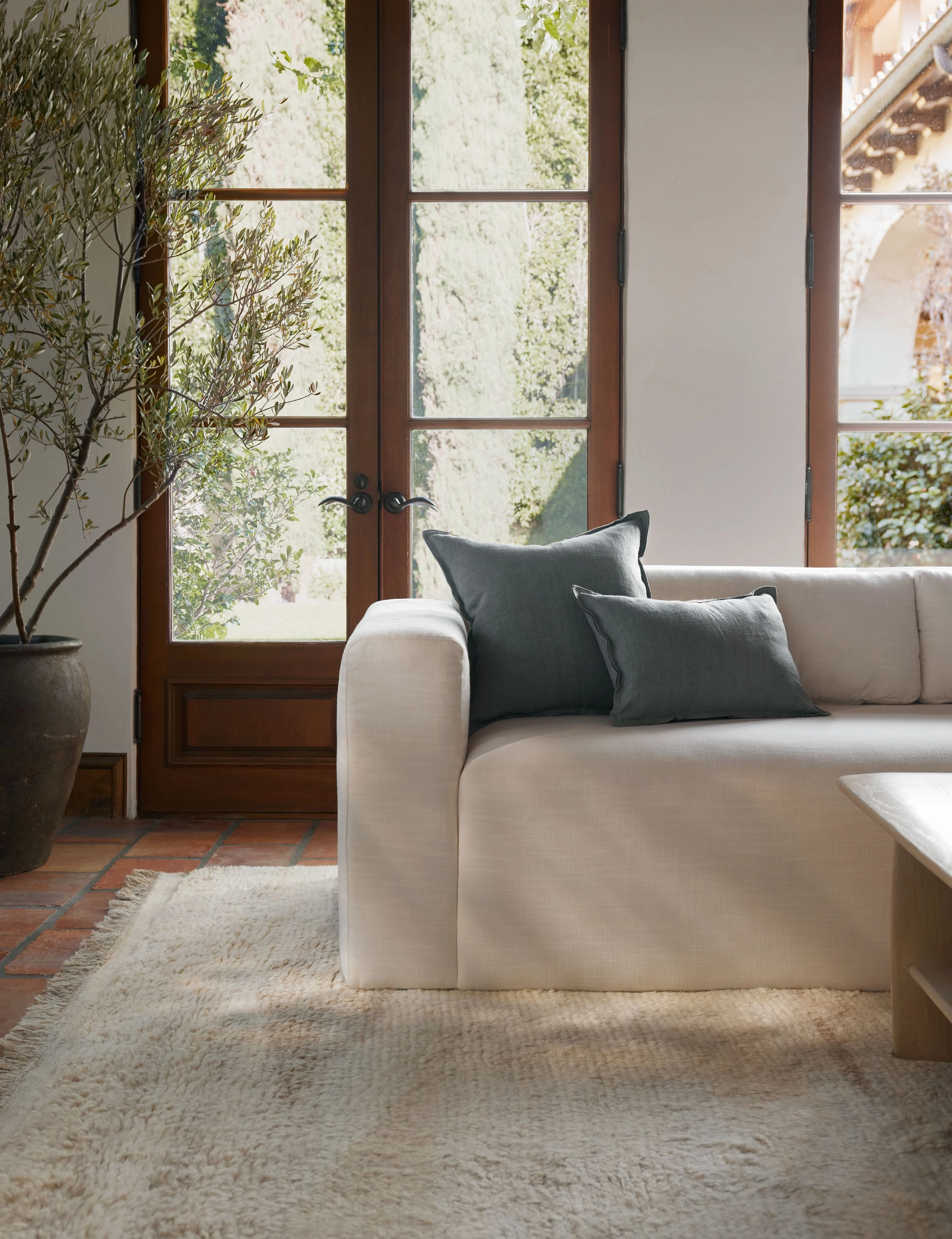 Arlo Linen Pillow
