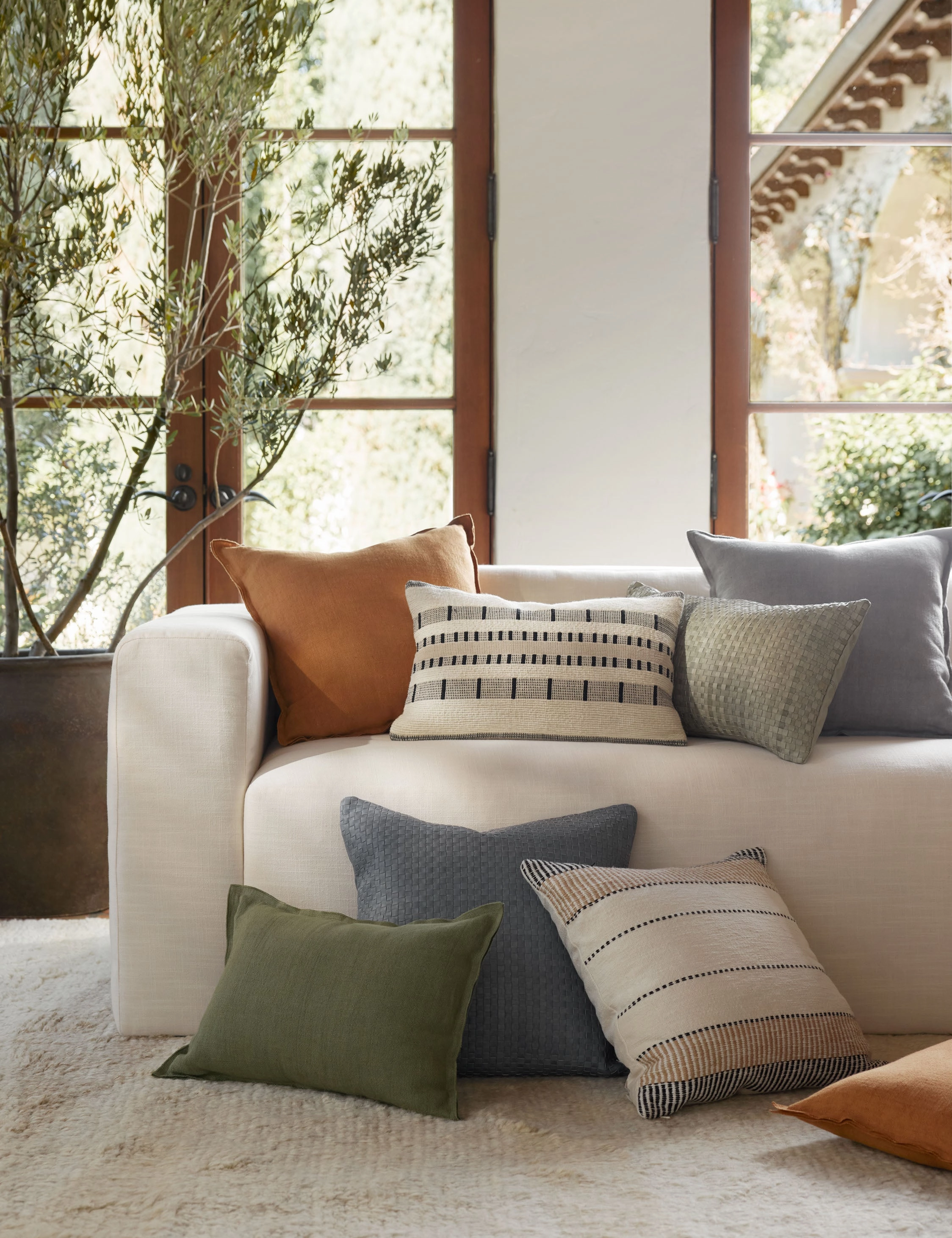 Arlo Linen Pillow
