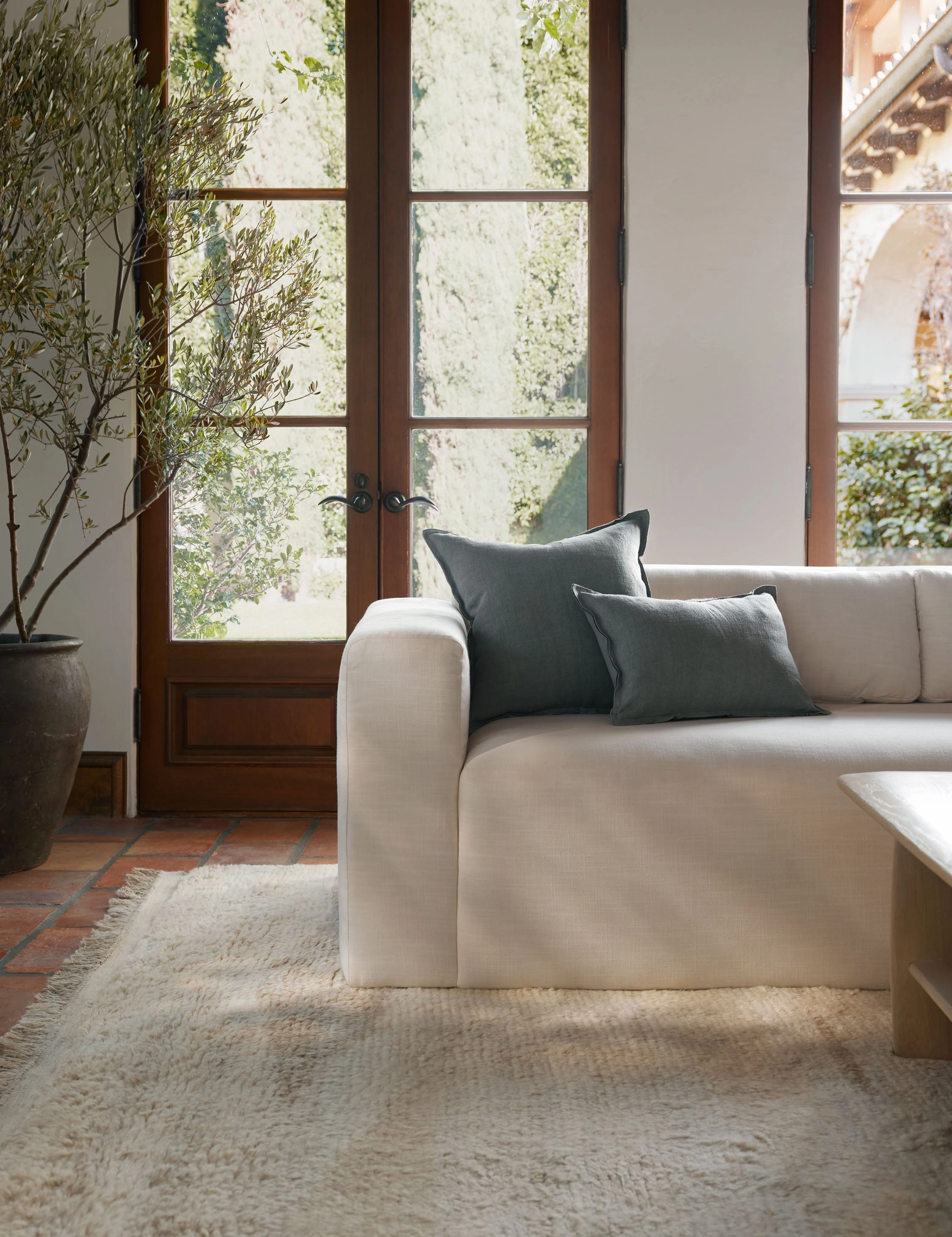 Arlo Linen Pillow