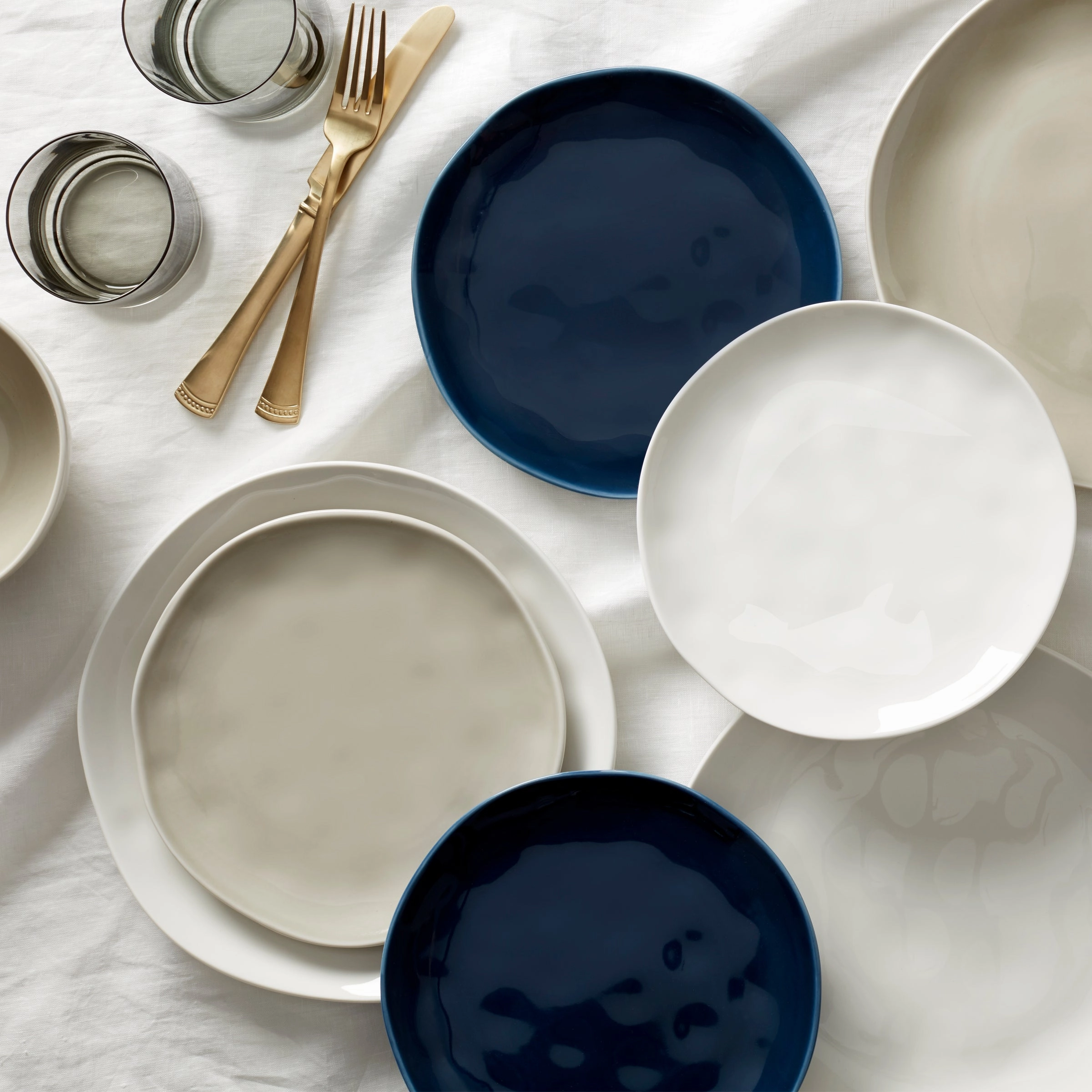 Bay Colors Grey Accent Plates - Set of 4