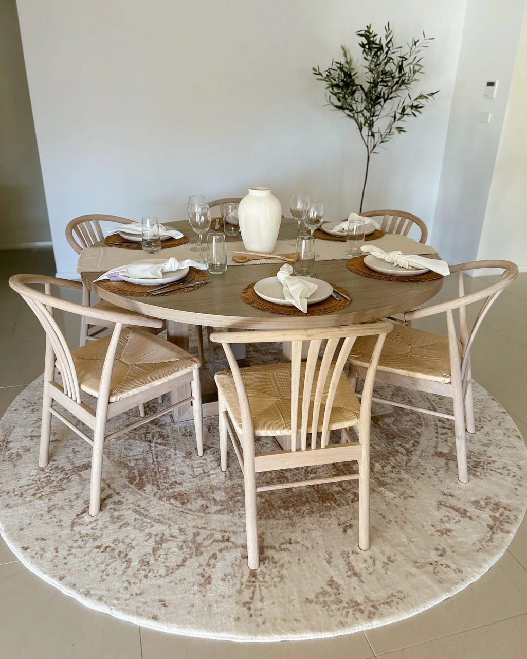 Cabanela Cream and Beige Washable Round Rug