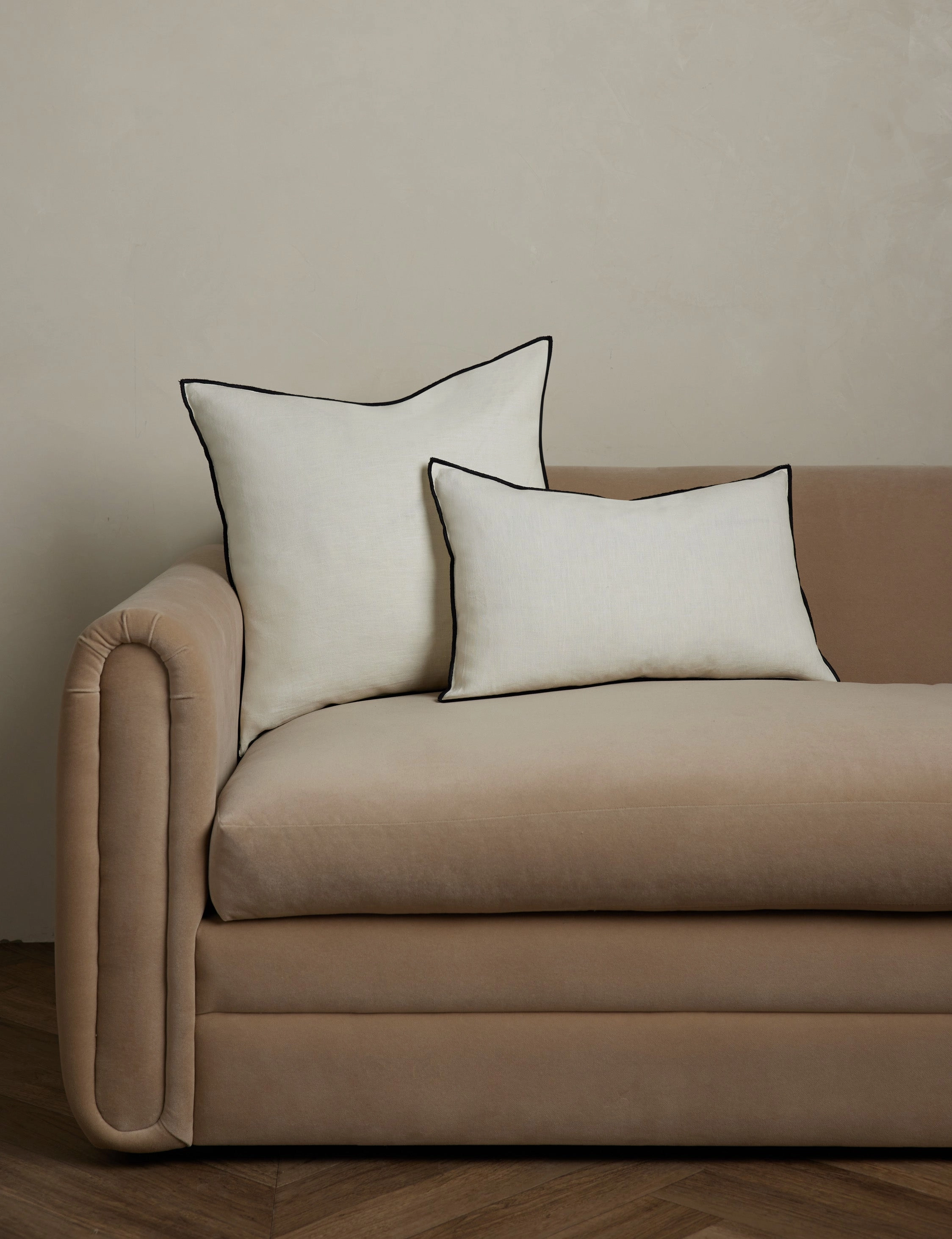 Carys Contrast Linen Pillow