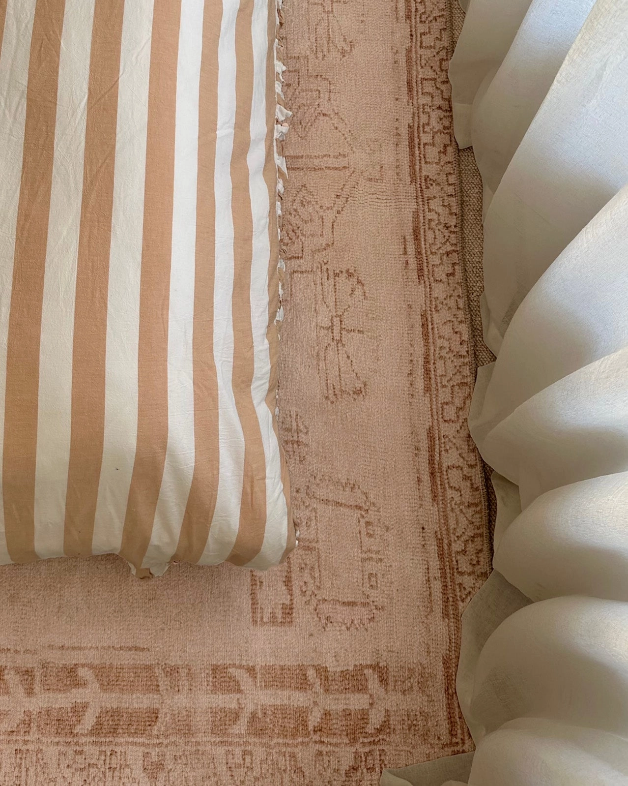 Charlize Cream and Peach Medallion Washable Rug