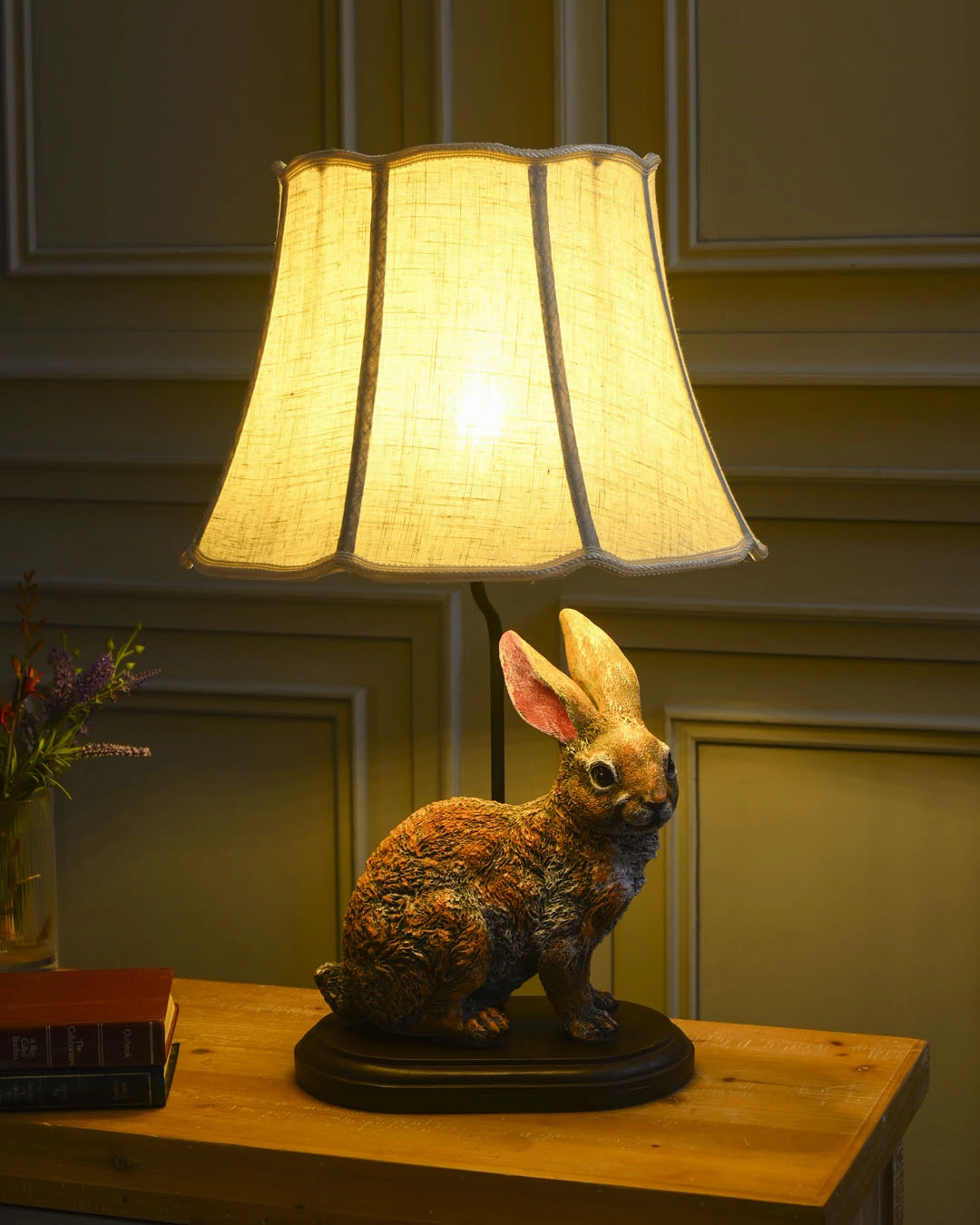 Country Farmhouse Rabbit Figurine Table Lamp