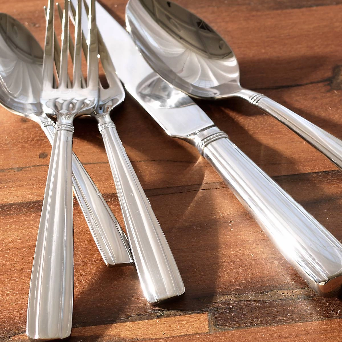 Crescendo II 65 Piece Flatware Set