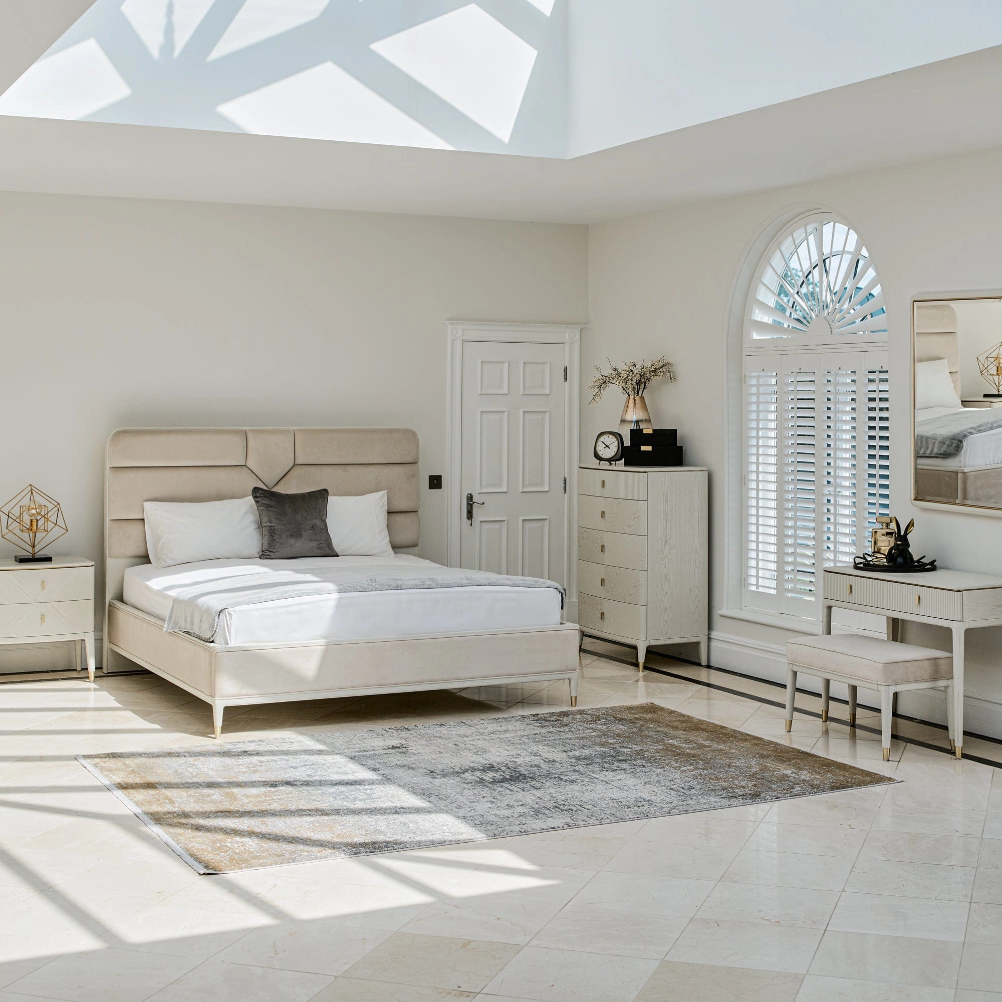 Dynasty - Mirror In Stone Finish