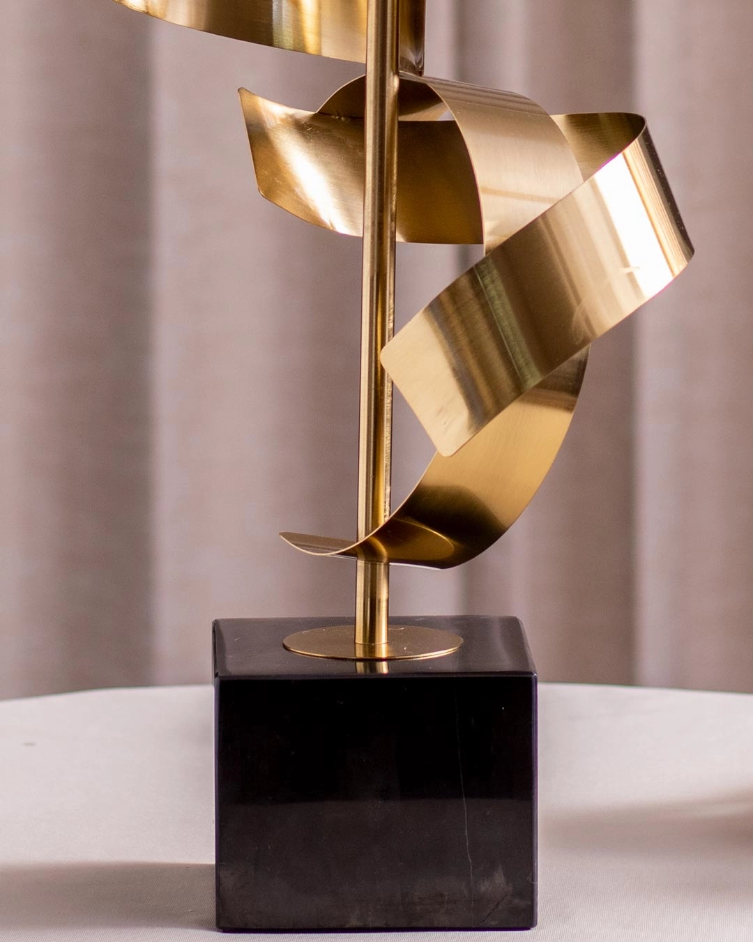 Elegant Metallic Glow Table Lamp