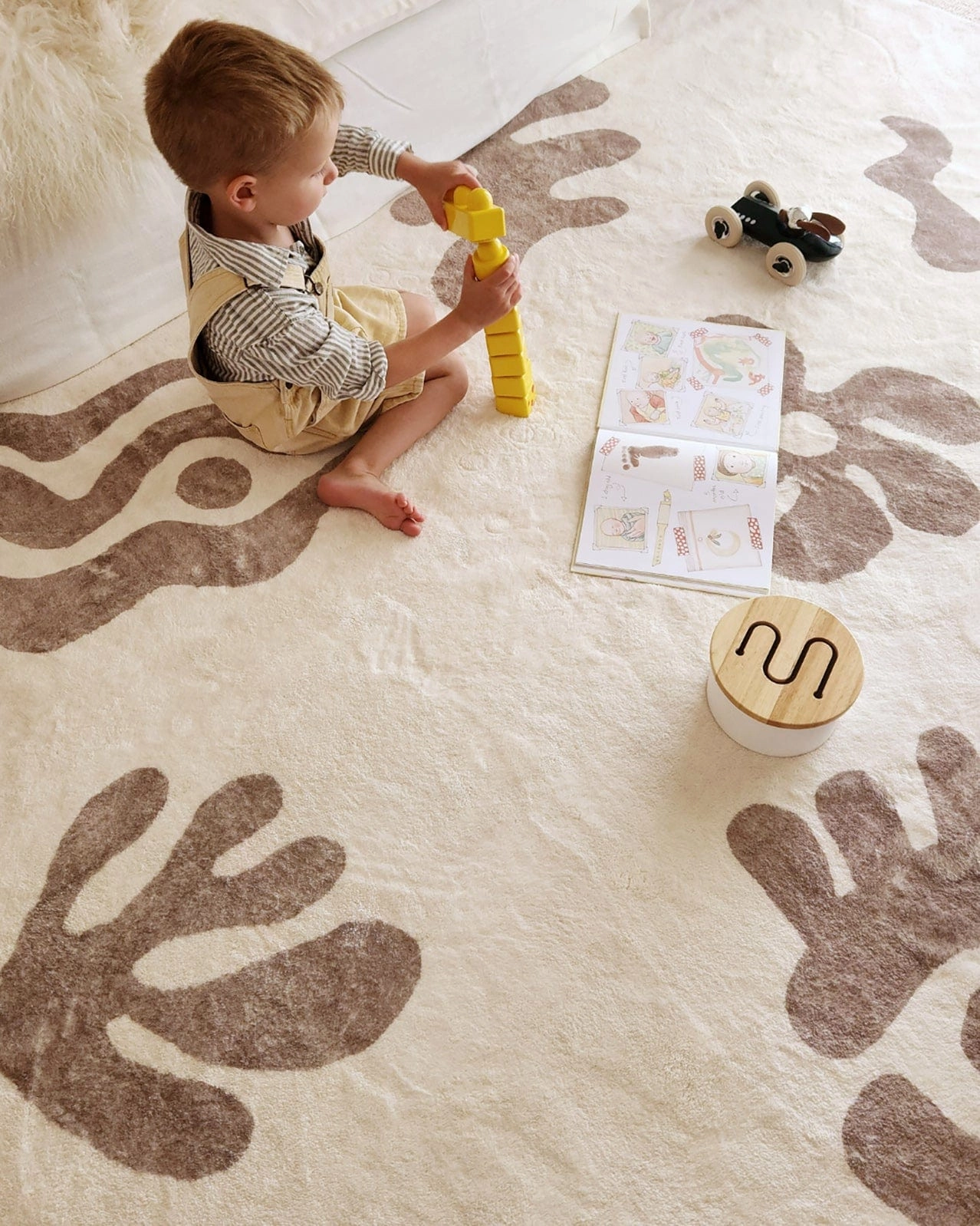Esilda Brown Abstract Washable Rug