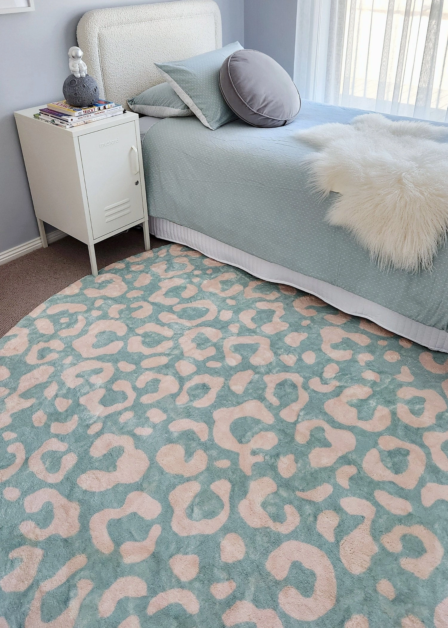 Esmeralda Pink and Green Washable Round Rug *NO RETURNS UNLESS FAULTY