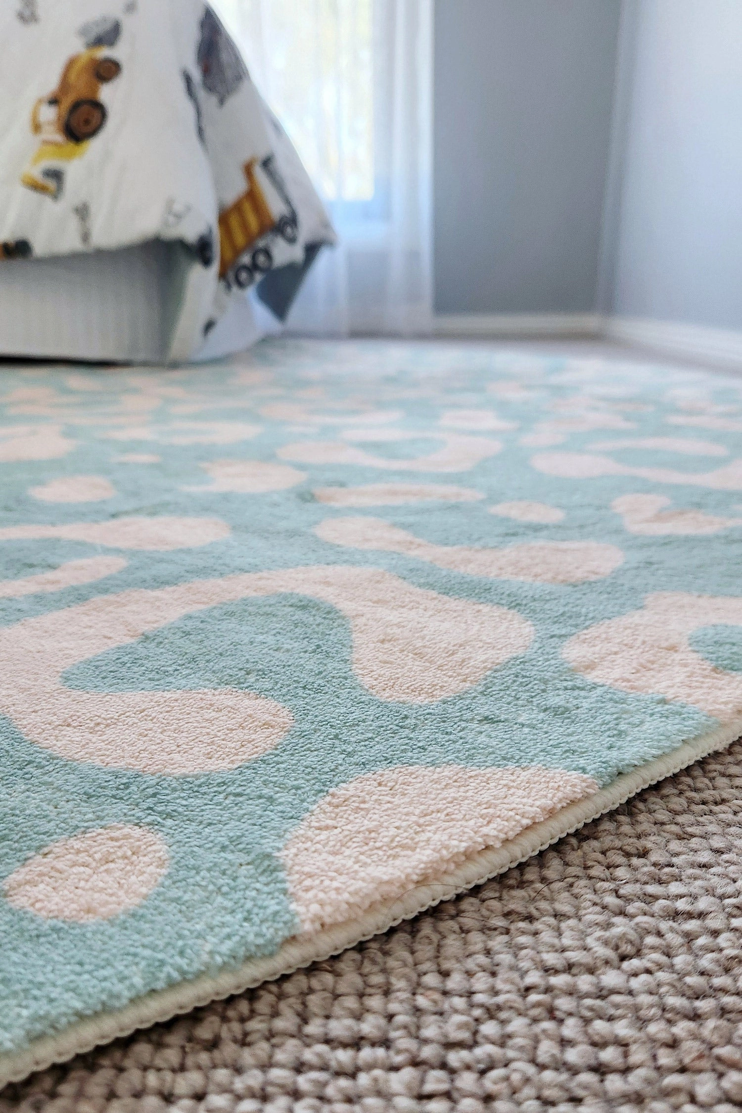 Esmeralda Pink and Green Washable Round Rug *NO RETURNS UNLESS FAULTY