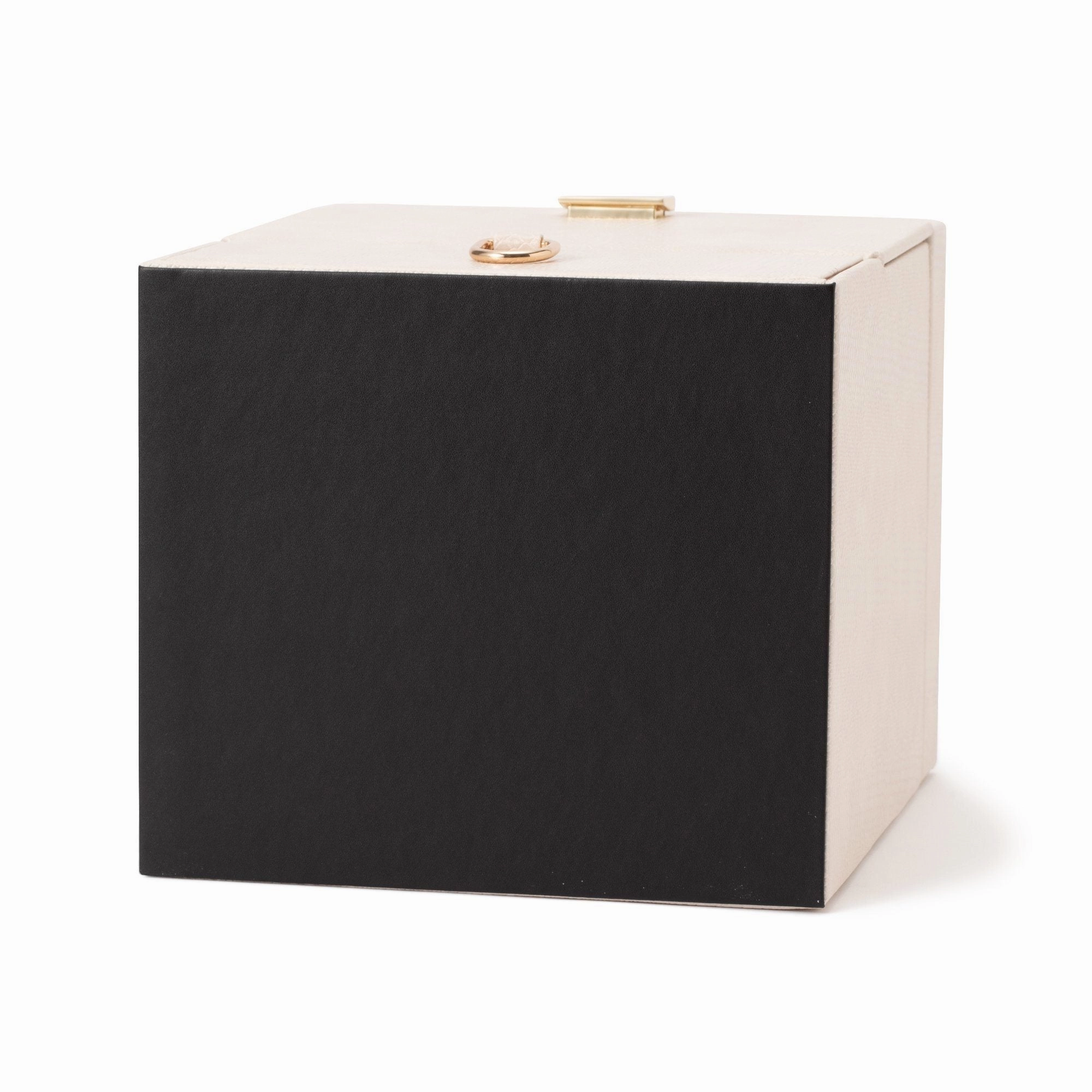 Flavia Cosmetic Box Iv