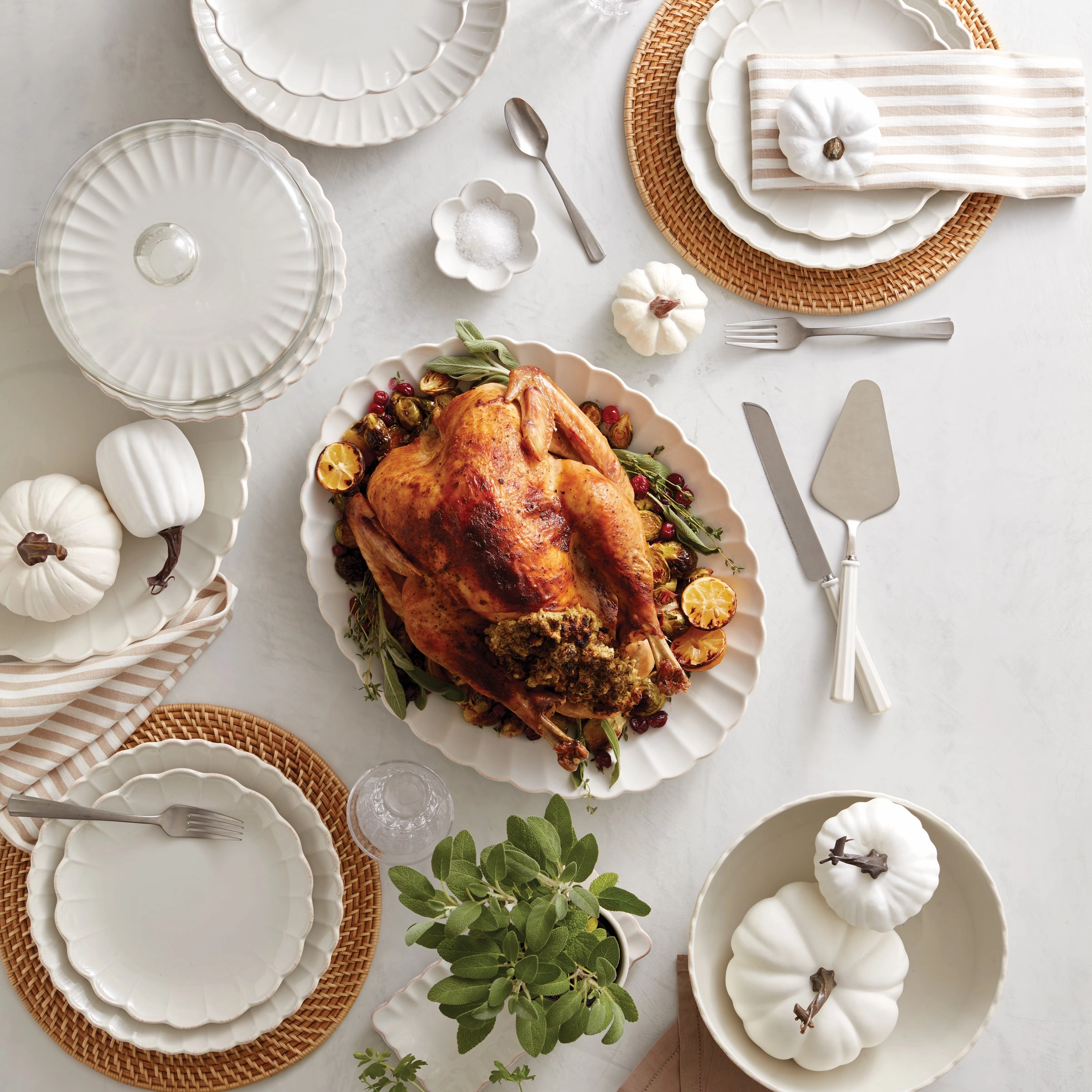 French Perle Scallop 12-Piece Dinnerware Set