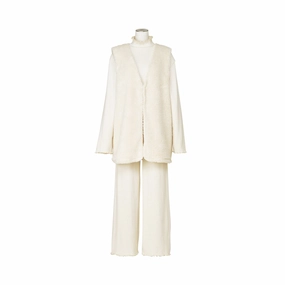 Fur Vest And Hyaluronan Pajamas Ivorybedding sets ,throw blankets 