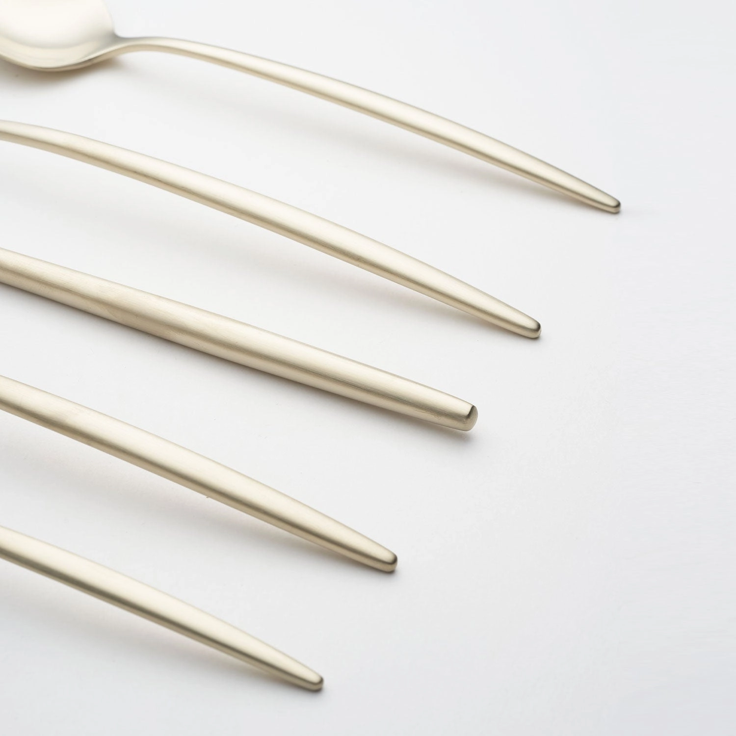 Gaze Champagne Satin 20 Piece Flatware Set
