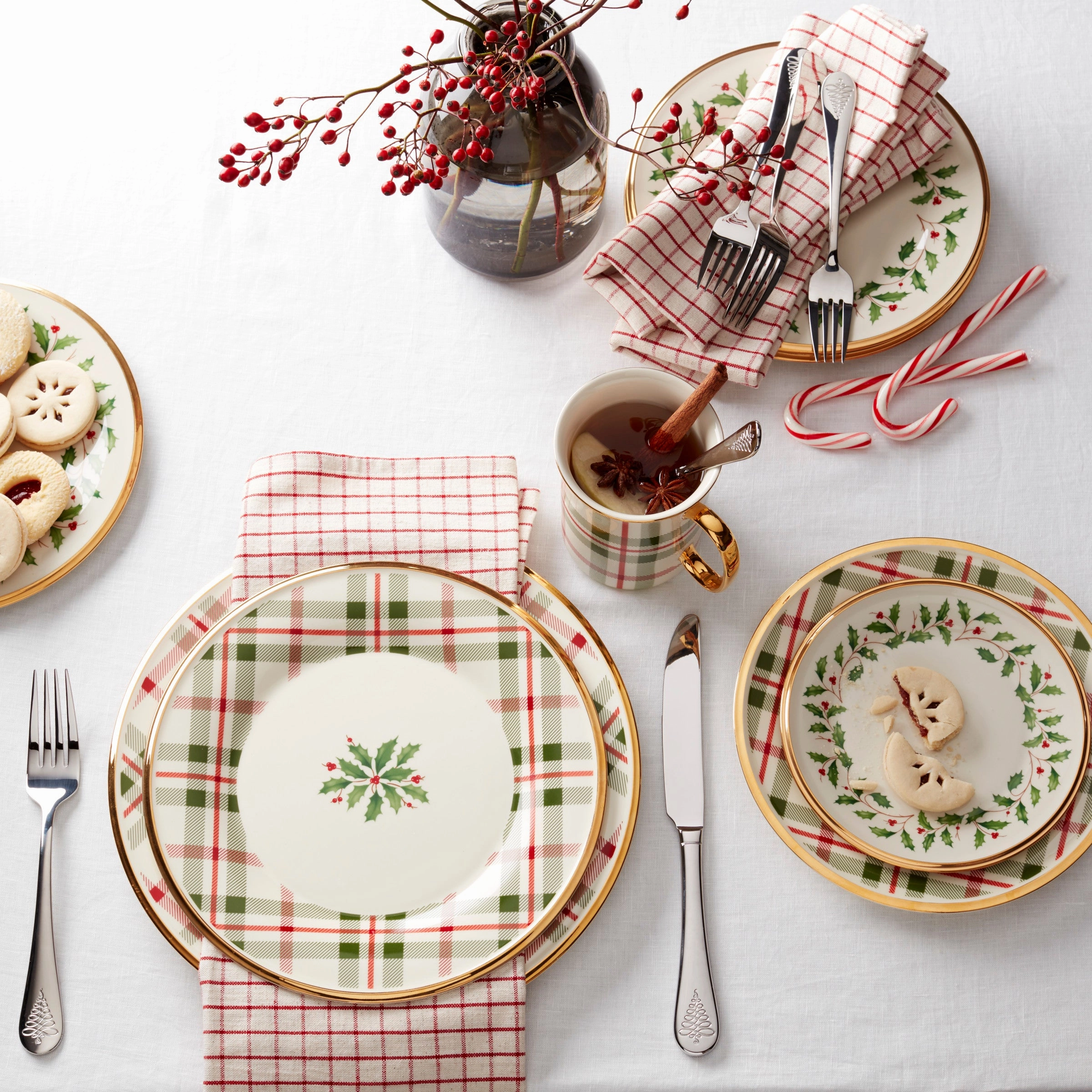 Holiday Plaid Accent Plates - Set of 4