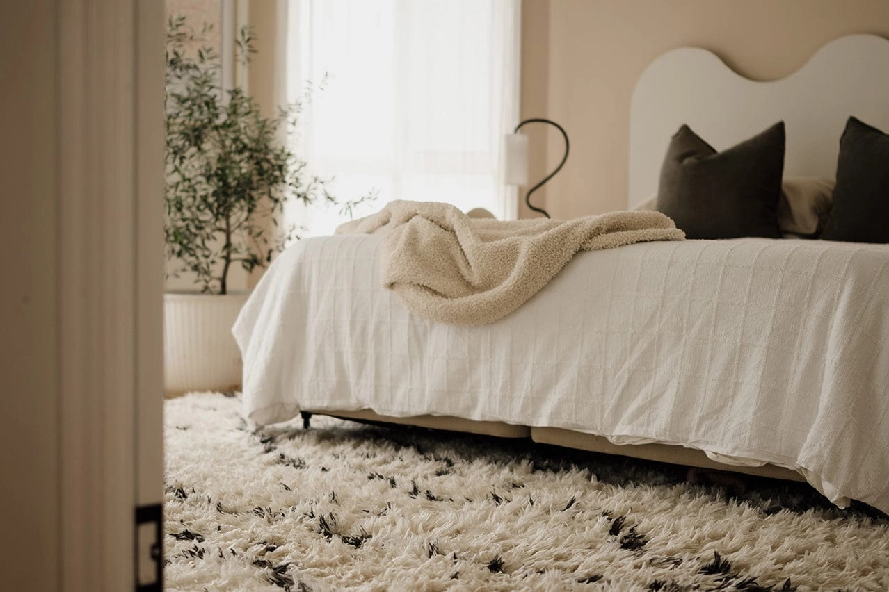 Kandake Cream & Black Tribal Shag Rug *NO RETURNS UNLESS FAULTY