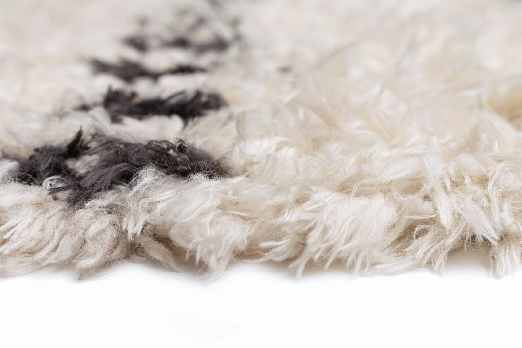 Kandake Cream & Black Tribal Shag Rug *NO RETURNS UNLESS FAULTY