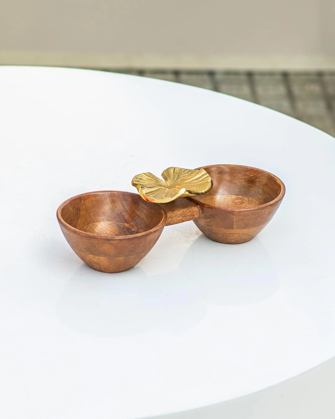 Leaf On Top Wooden Servewear