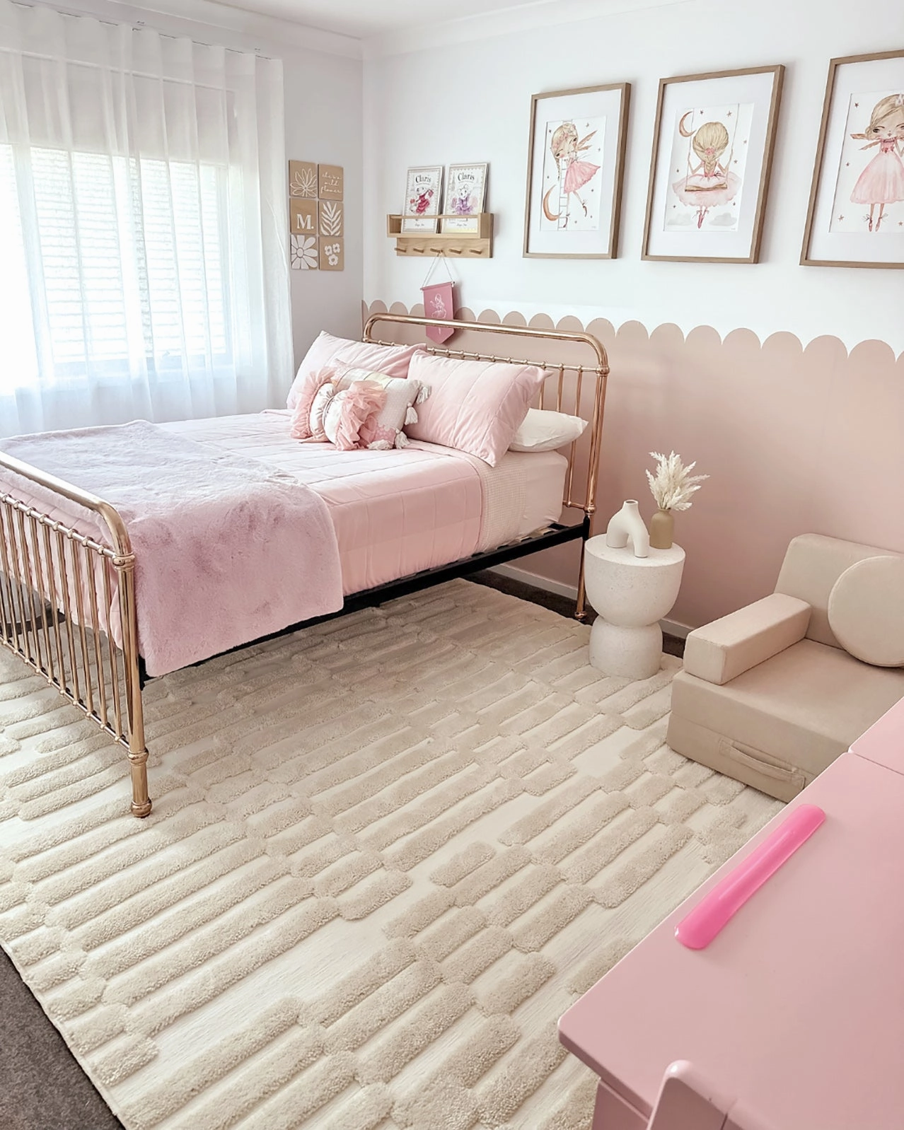 Leneisy Ivory Abstract Rug *NO RETURNS UNLESS FAULTY