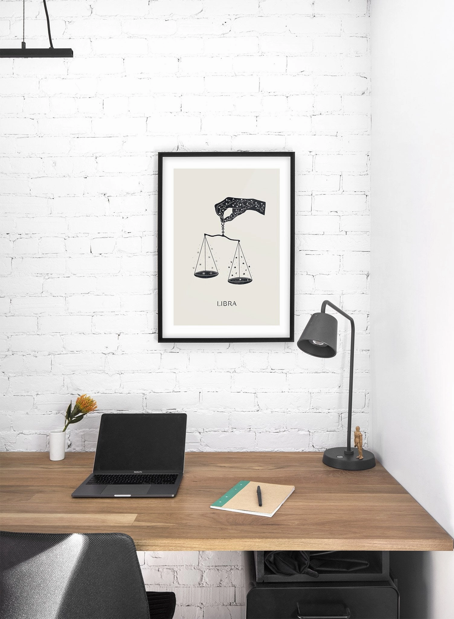 Libra, Poster