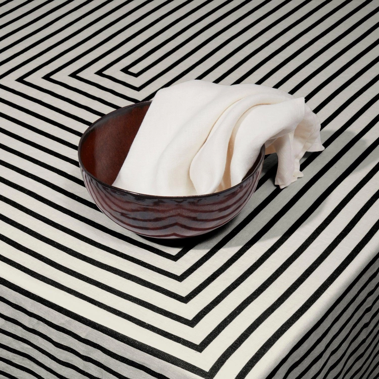 Linen Sateen Concorde Tablecloth - Black   Ecru