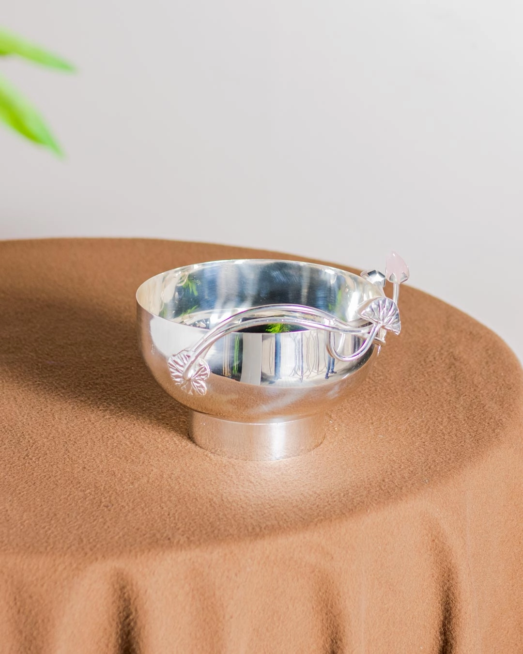 Louts Bud Brass Deep Bowl