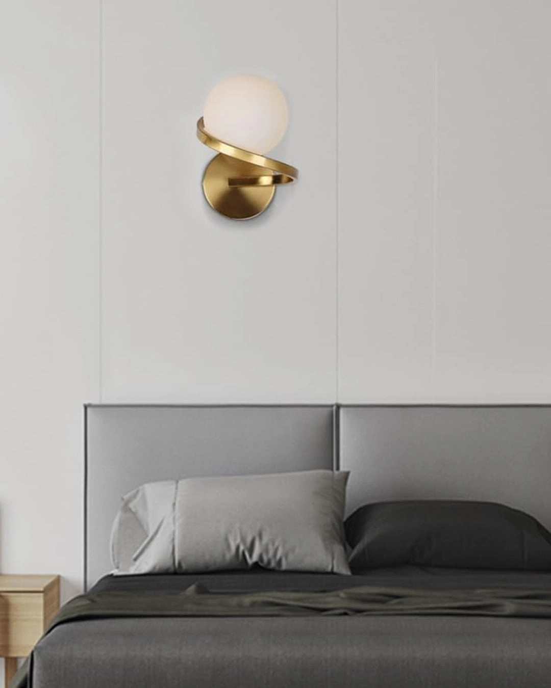 Luxe Curve Globe Wall Light - Gold