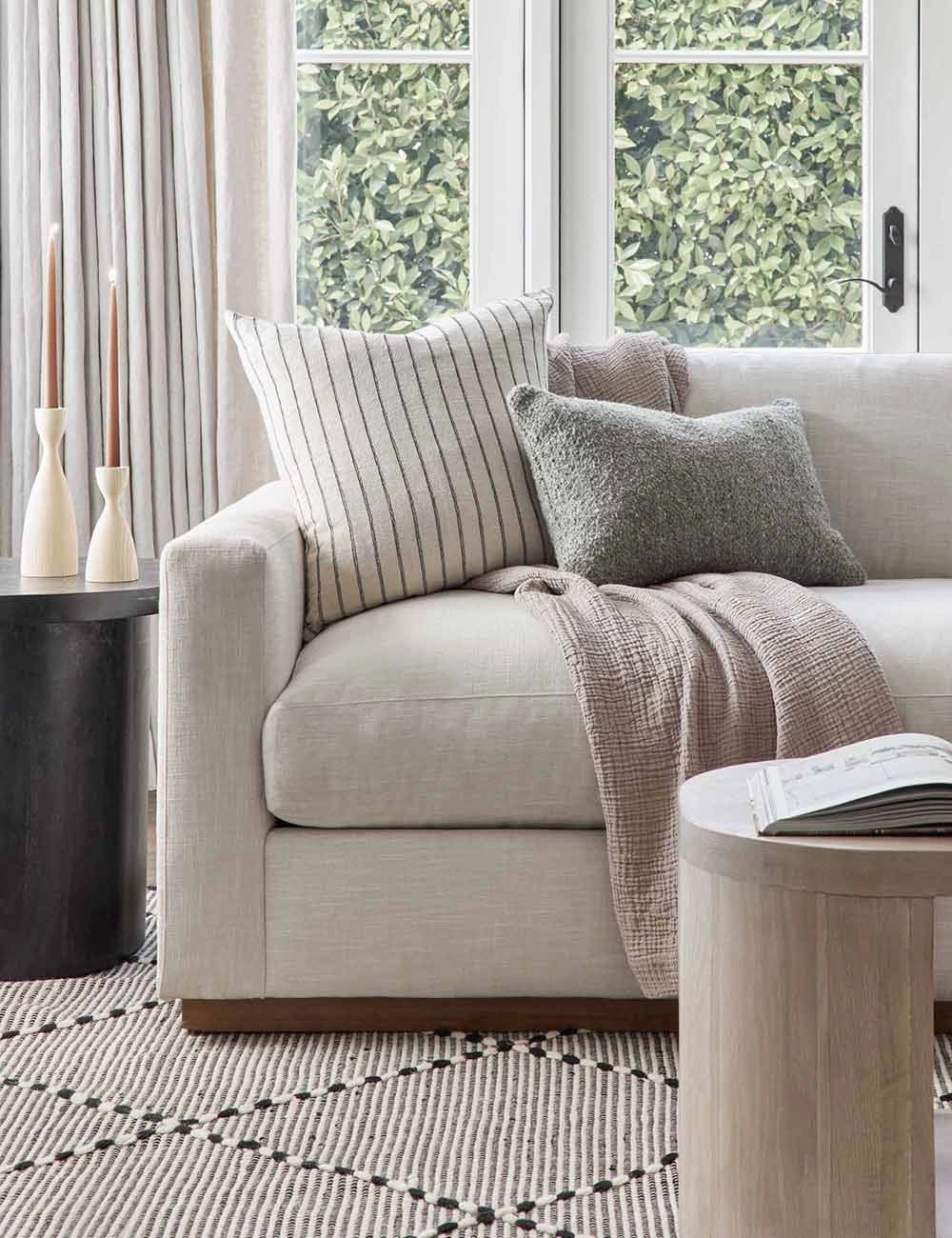 Manon Linen Boucl Pillow
