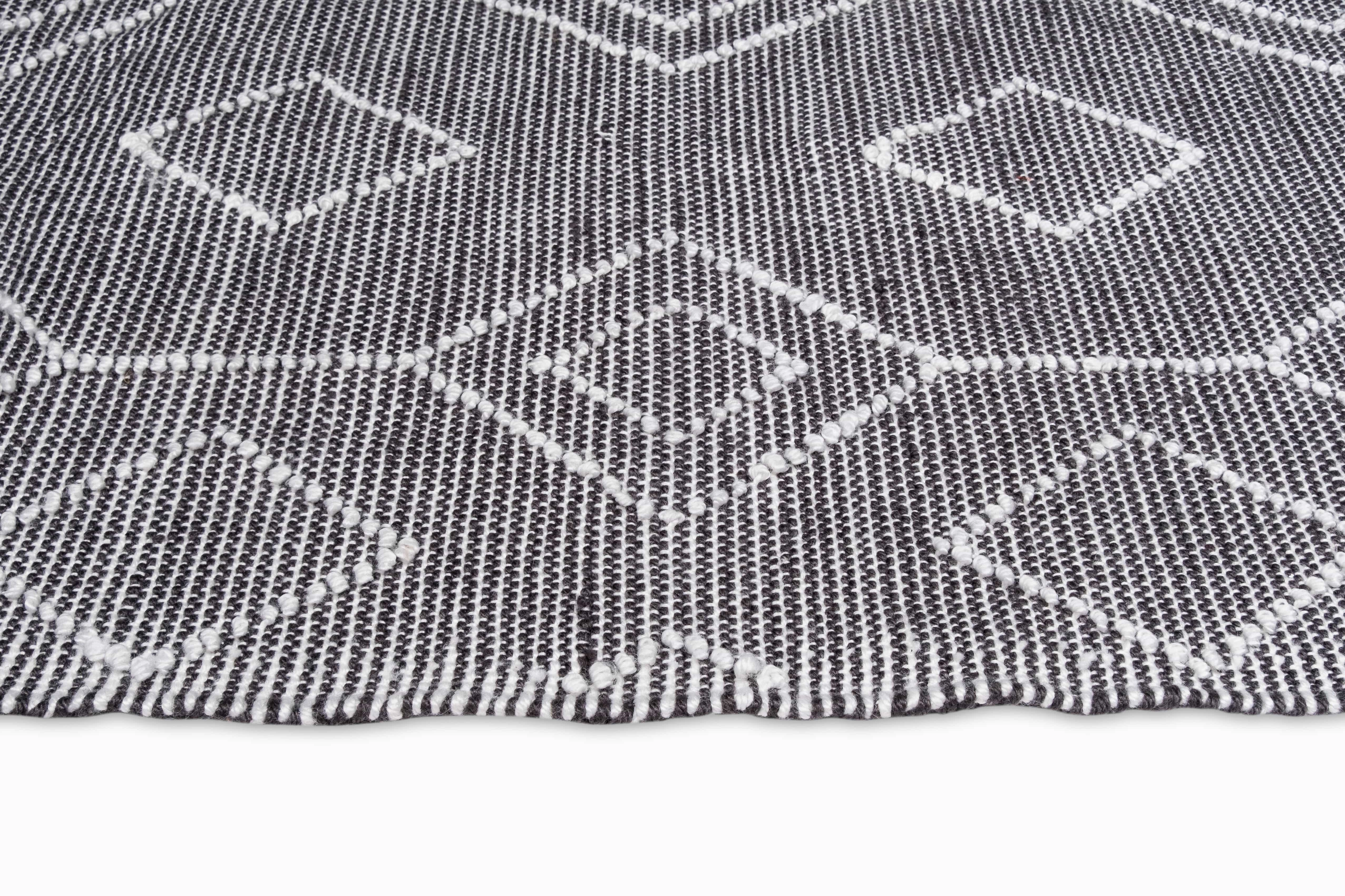 Mirabelle Black Indoor Outdoor Rug *NO RETURNS UNLESS FAULTY