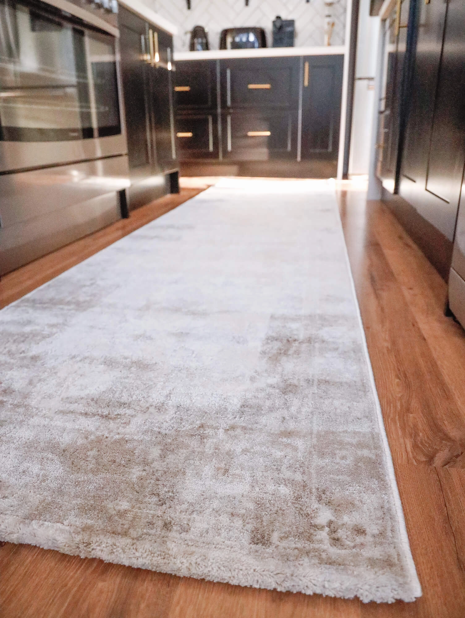 Morgan Beige and Brown Transitional Distressed Medallion Runner Rug *NO RETURNS UNLESS FAULTY