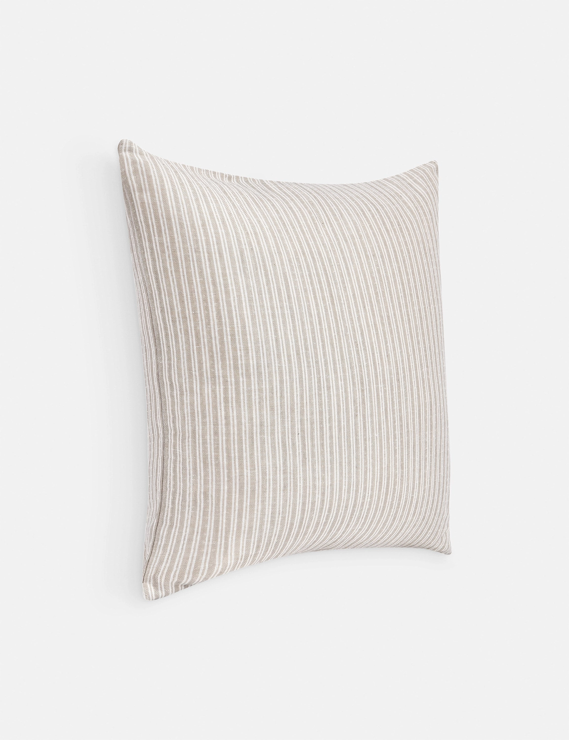 Nevya Pillow