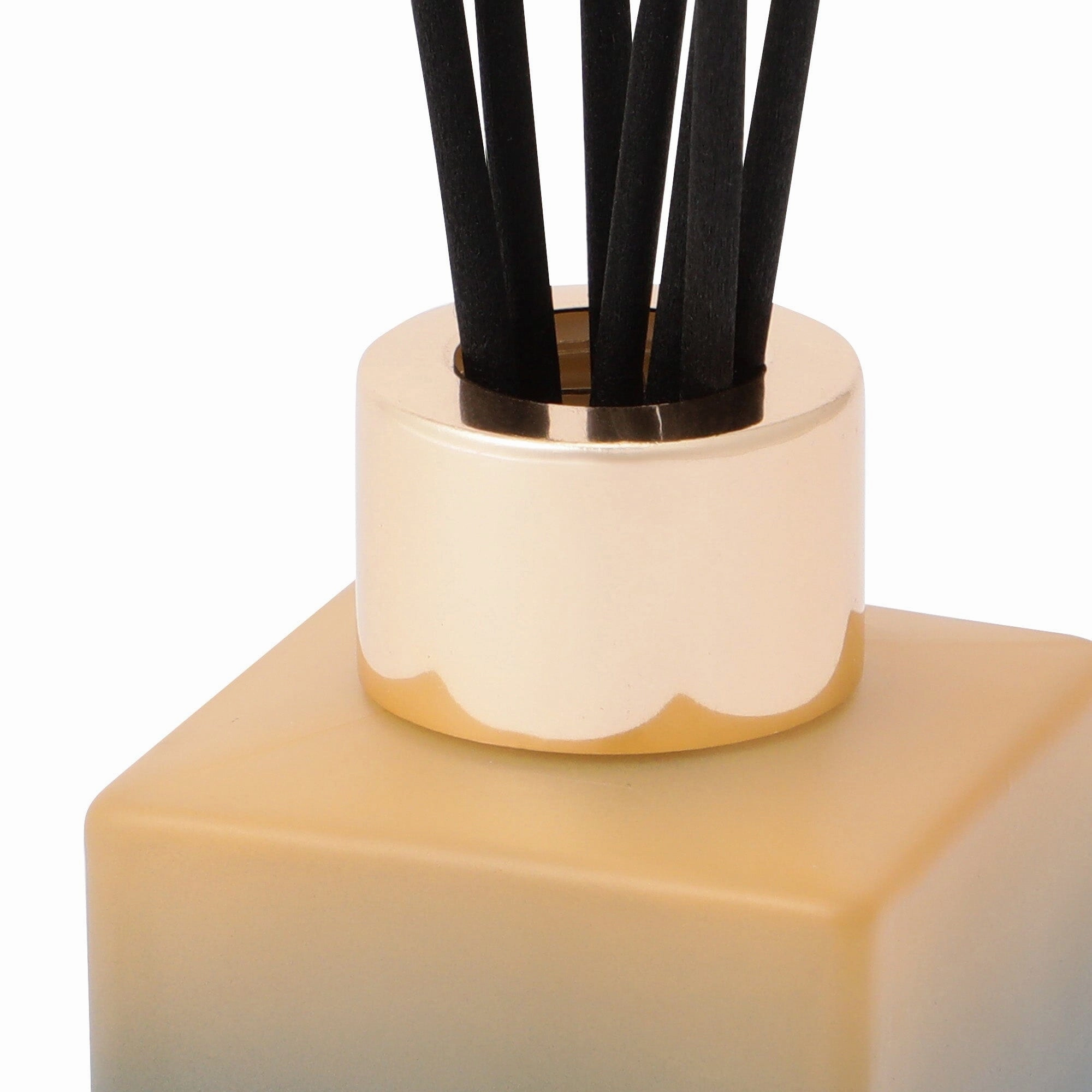 Nuit Calme Fragrance Diffuser Green (Wood & Citrus Scent)