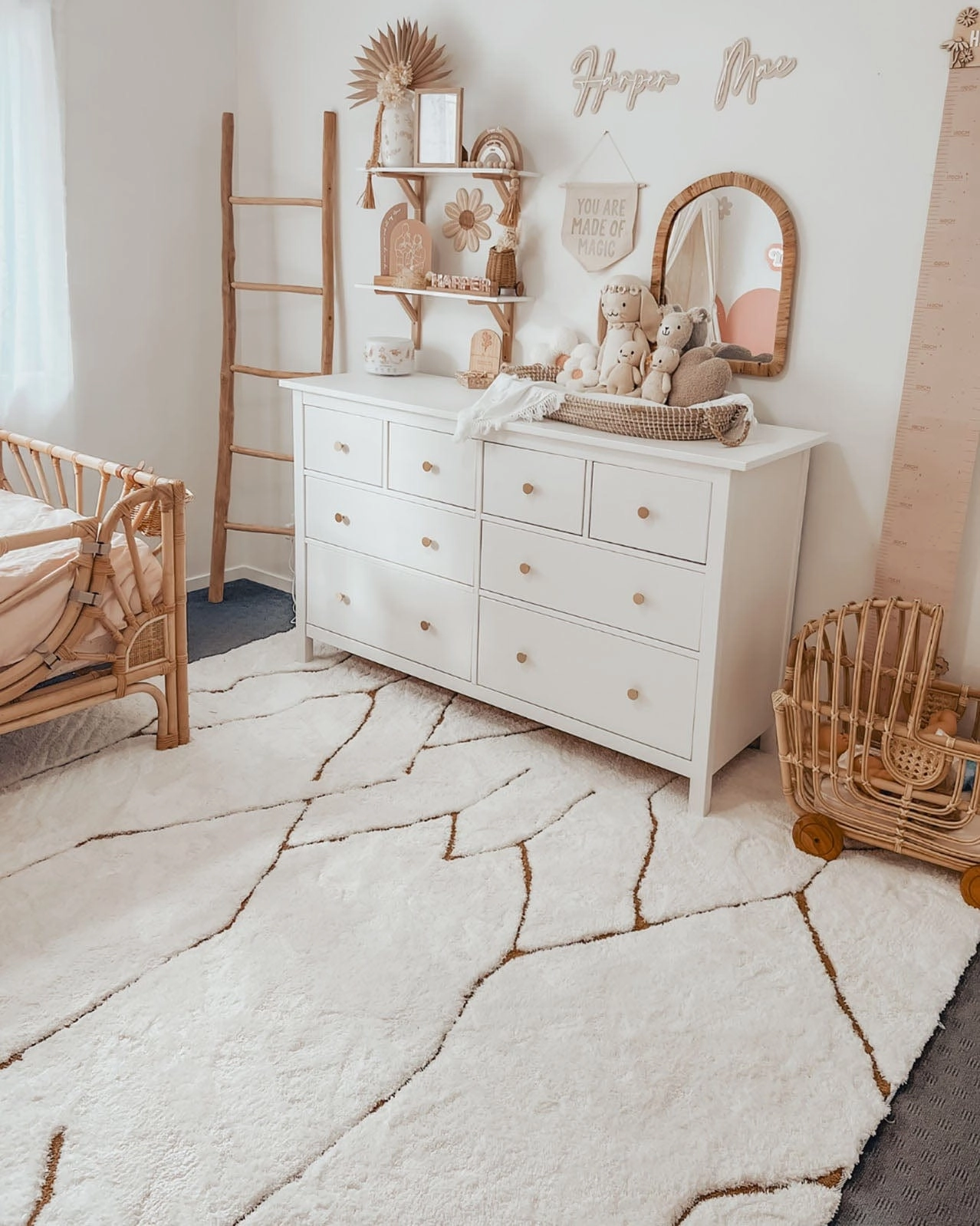 Nyla Cream and Gold Tribal Shag Rug
