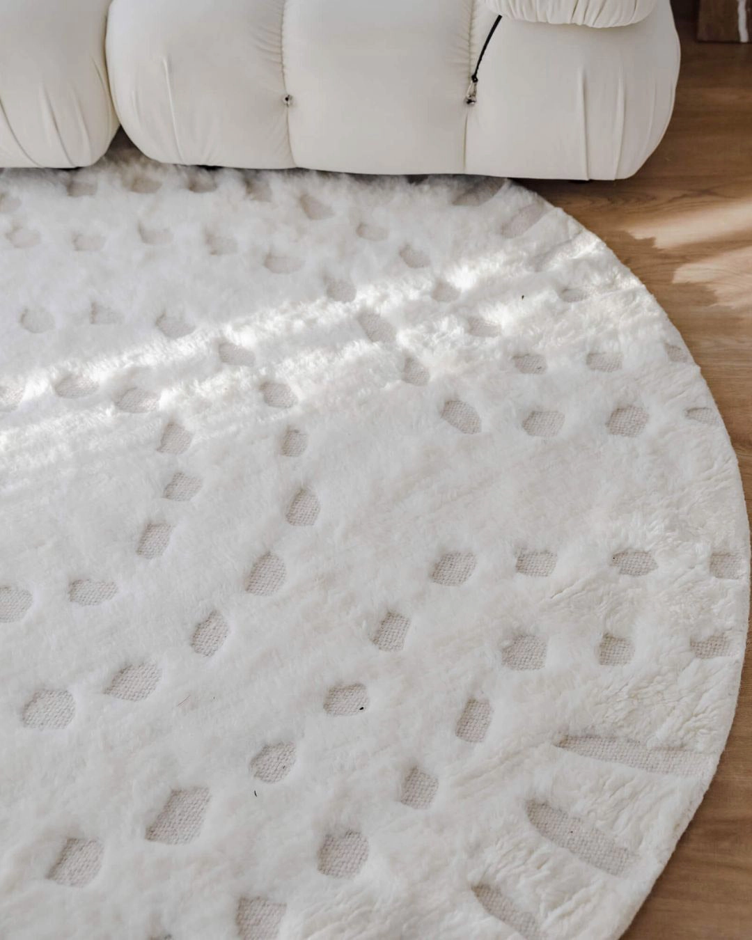 Omega Ivory Abstract Tribal Round Rug