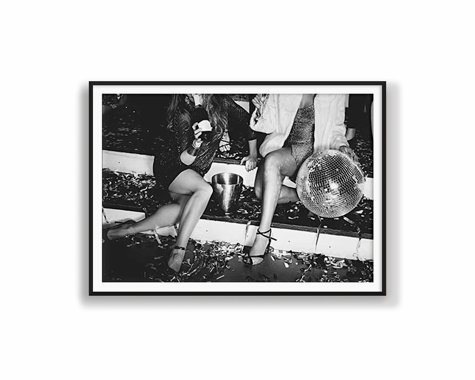 Poster Hub - Disco Ladies Art Framedmodern abstract painting decor
