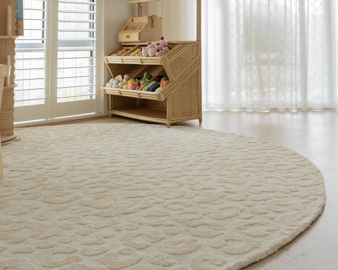 Sabbi Ivory and Cream Animal Pattern Round Rug *NO RETURNS UNLESS FAULTY