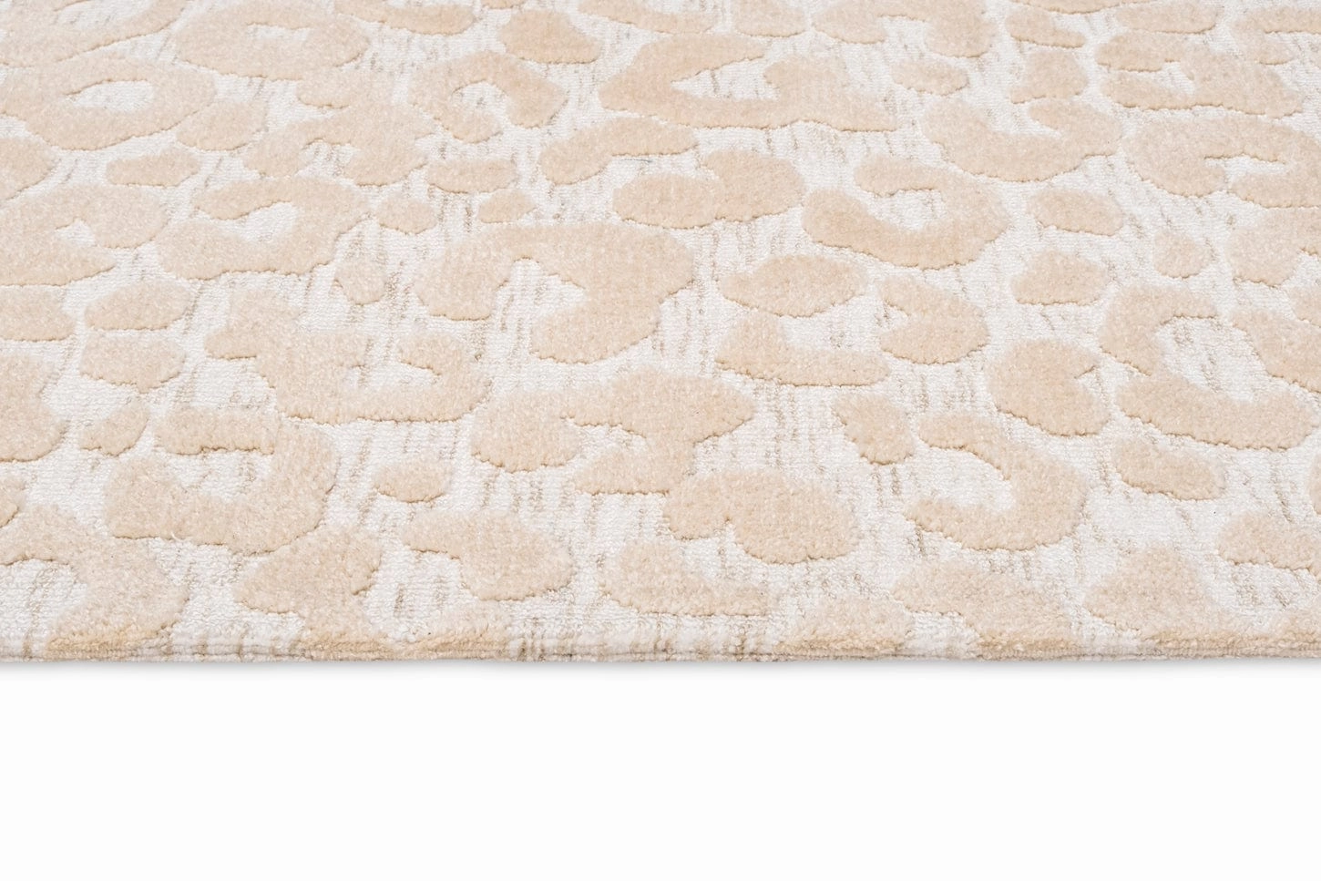 Sabbi Ivory and Cream Animal Pattern Rug *NO RETURNS UNLESS FAULTY