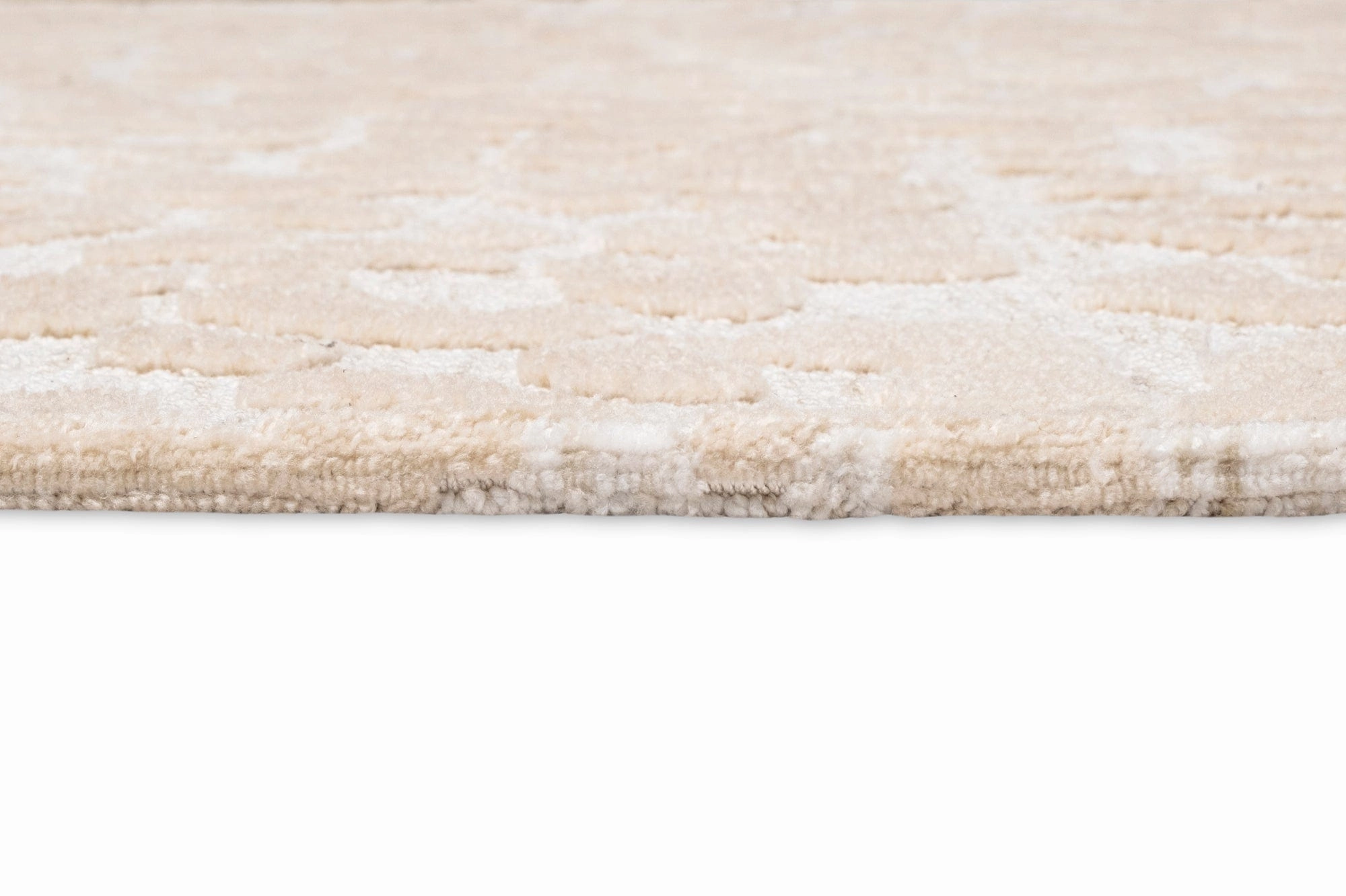 Sabbi Ivory and Cream Animal Pattern Rug *NO RETURNS UNLESS FAULTY