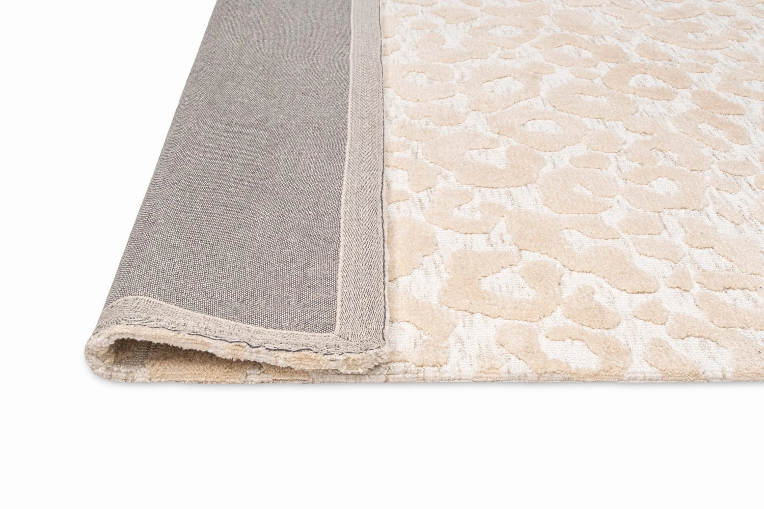 Sabbi Ivory and Cream Animal Pattern Rug *NO RETURNS UNLESS FAULTY