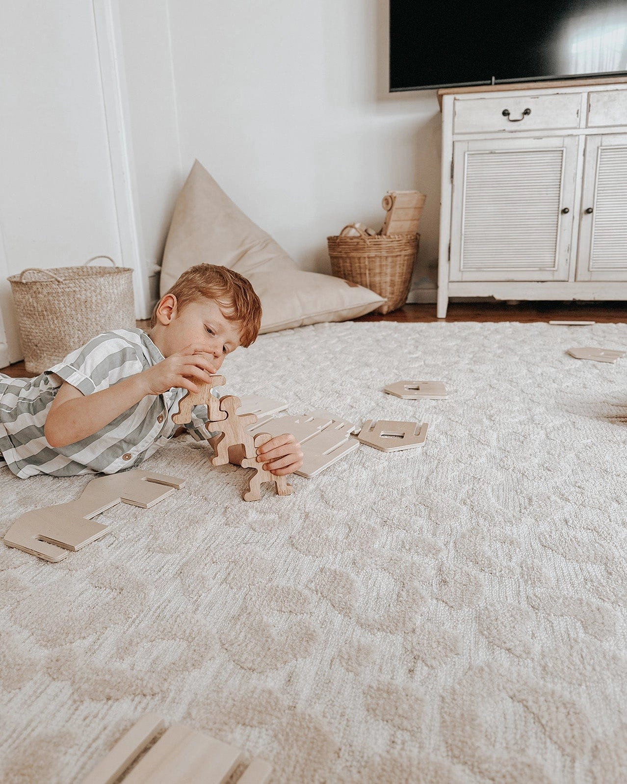 Sabbi Ivory and Cream Animal Pattern Rug *NO RETURNS UNLESS FAULTY