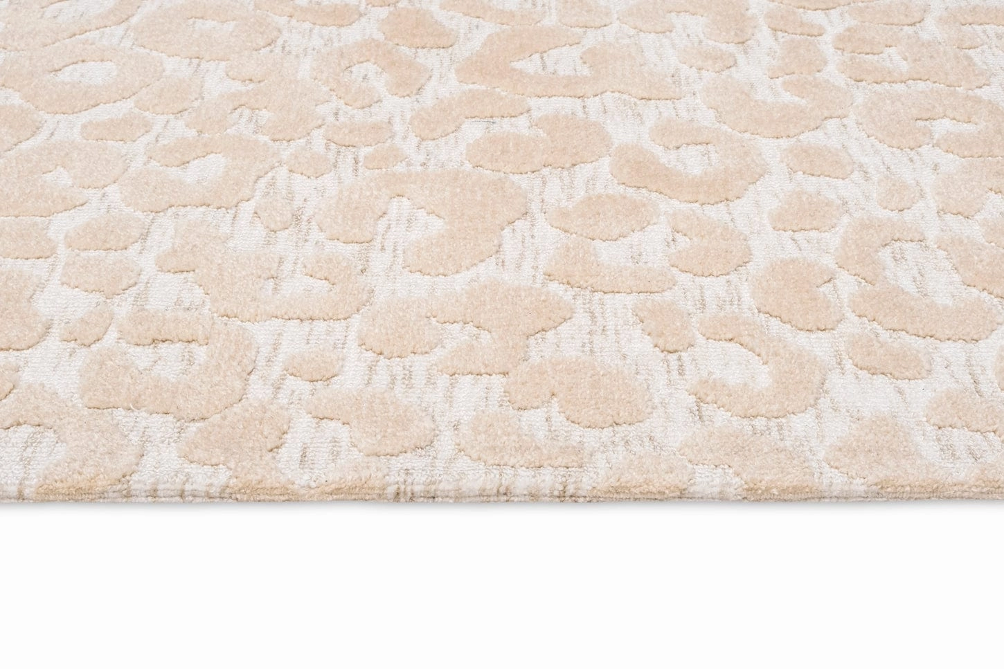Sabbi Ivory and Cream Animal Pattern Rug *NO RETURNS UNLESS FAULTY