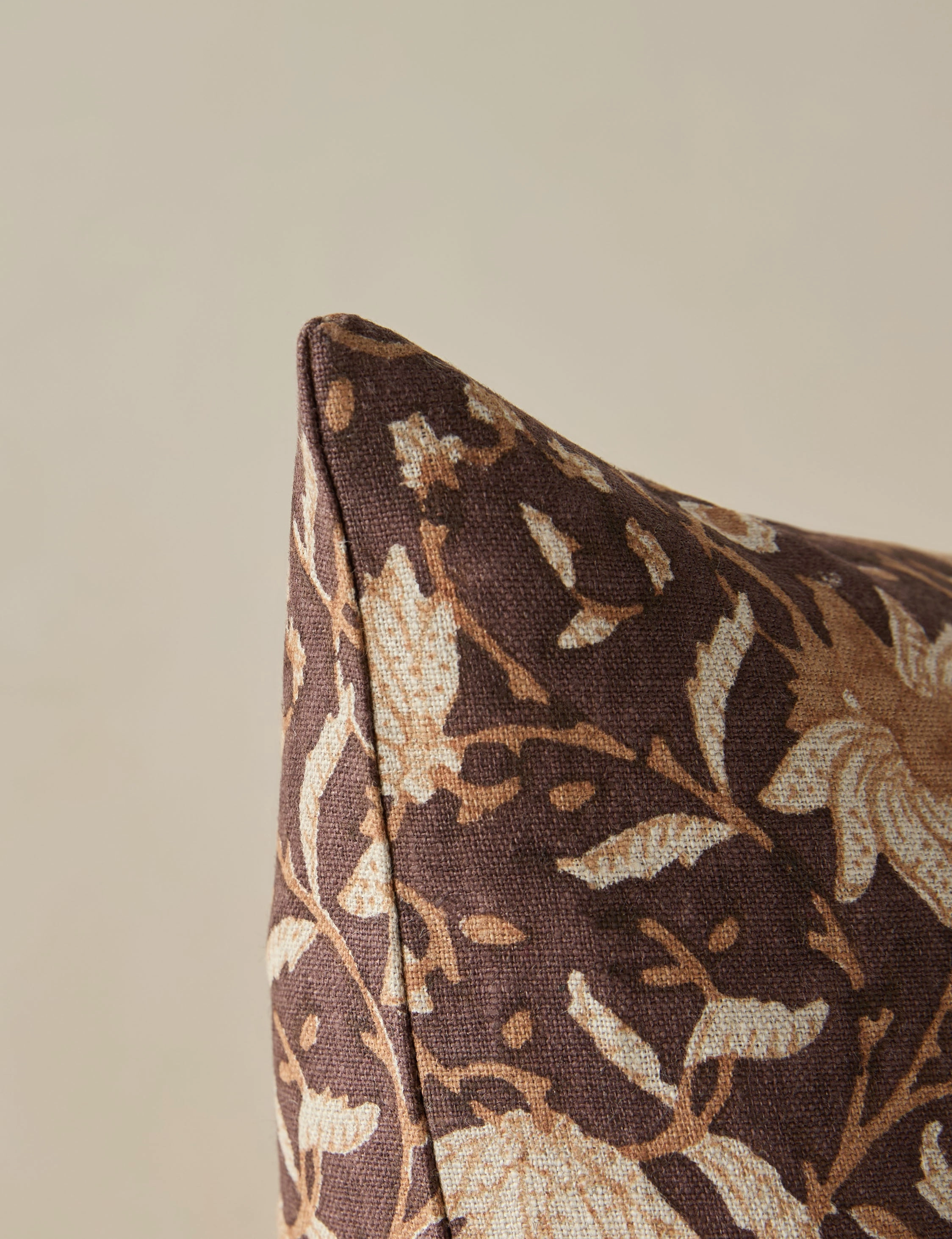 Sacha Linen Pillow