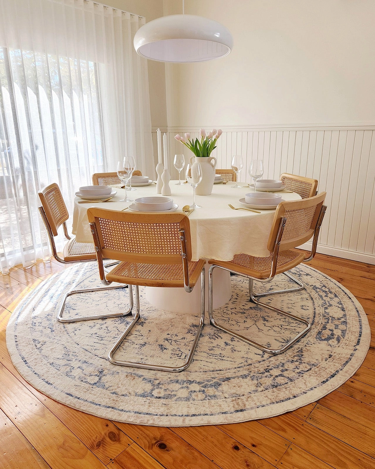 Sarafina Blue and Grey Distressed Washable Round Rug