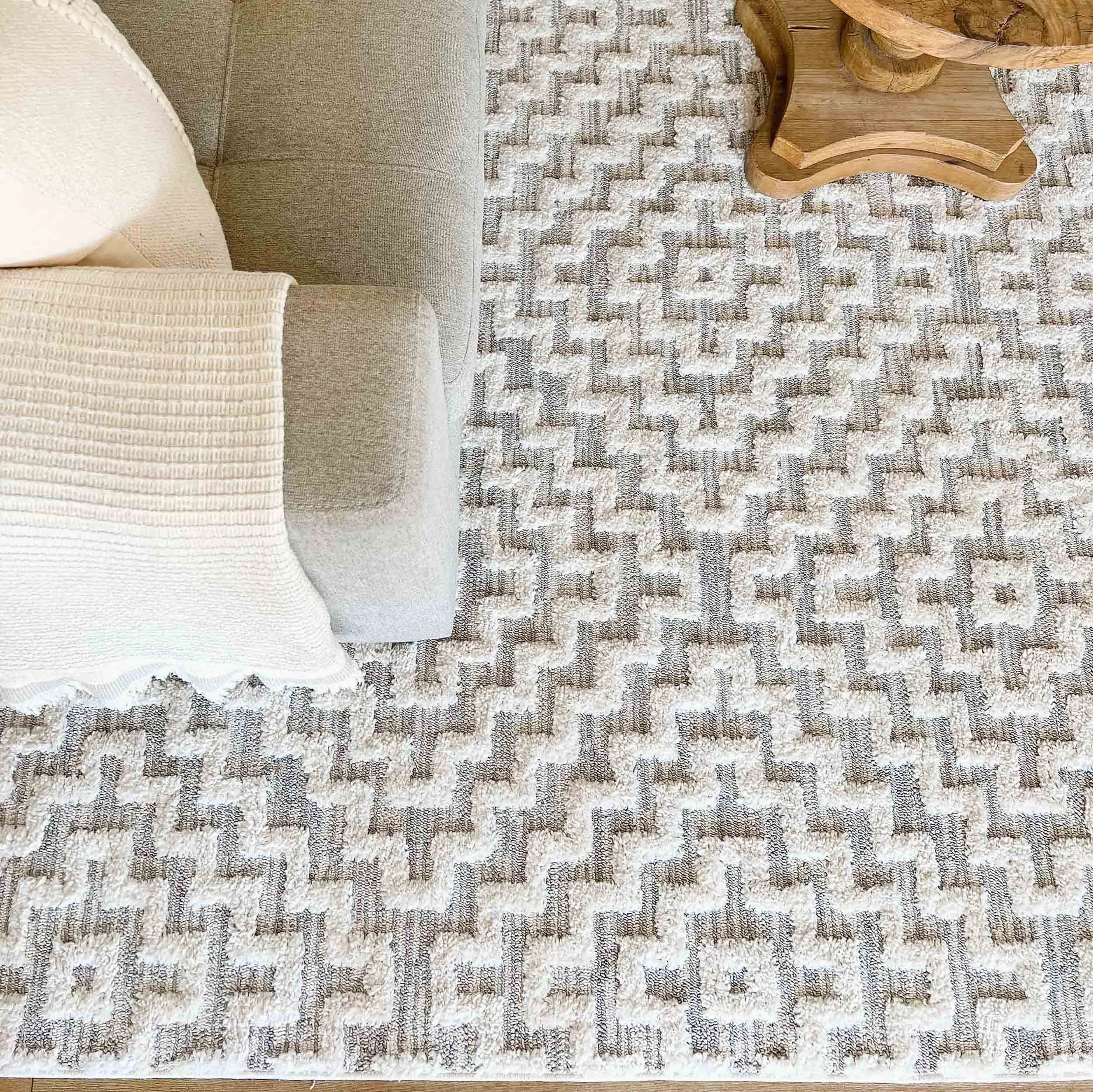 Sarita Ivory and Grey Geometric Textured Rug *NO RETURNS UNLESS FAULTY